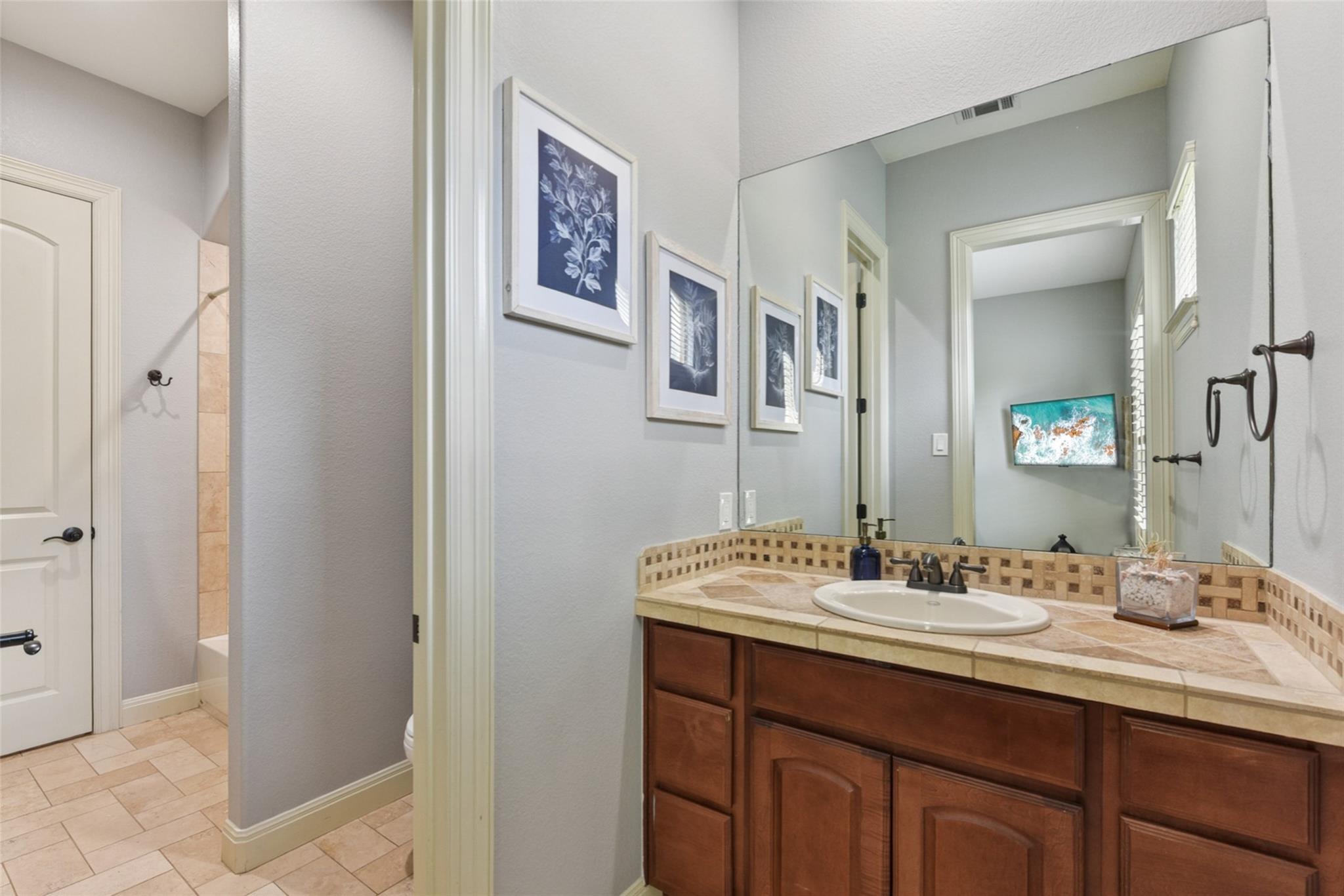 122 Silverstone Dr, Georgetown, TX 78633