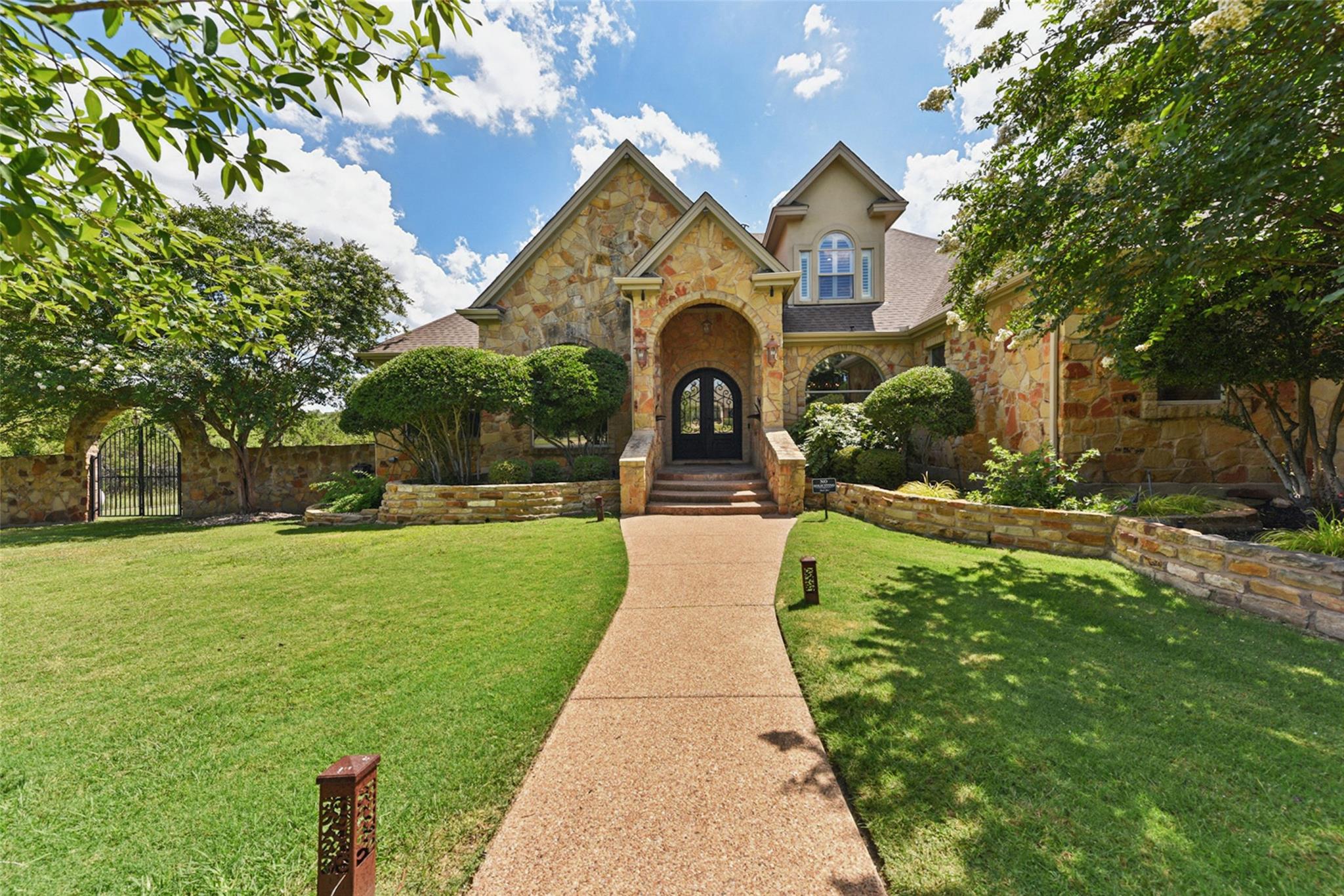 122 Silverstone Dr, Georgetown, TX 78633