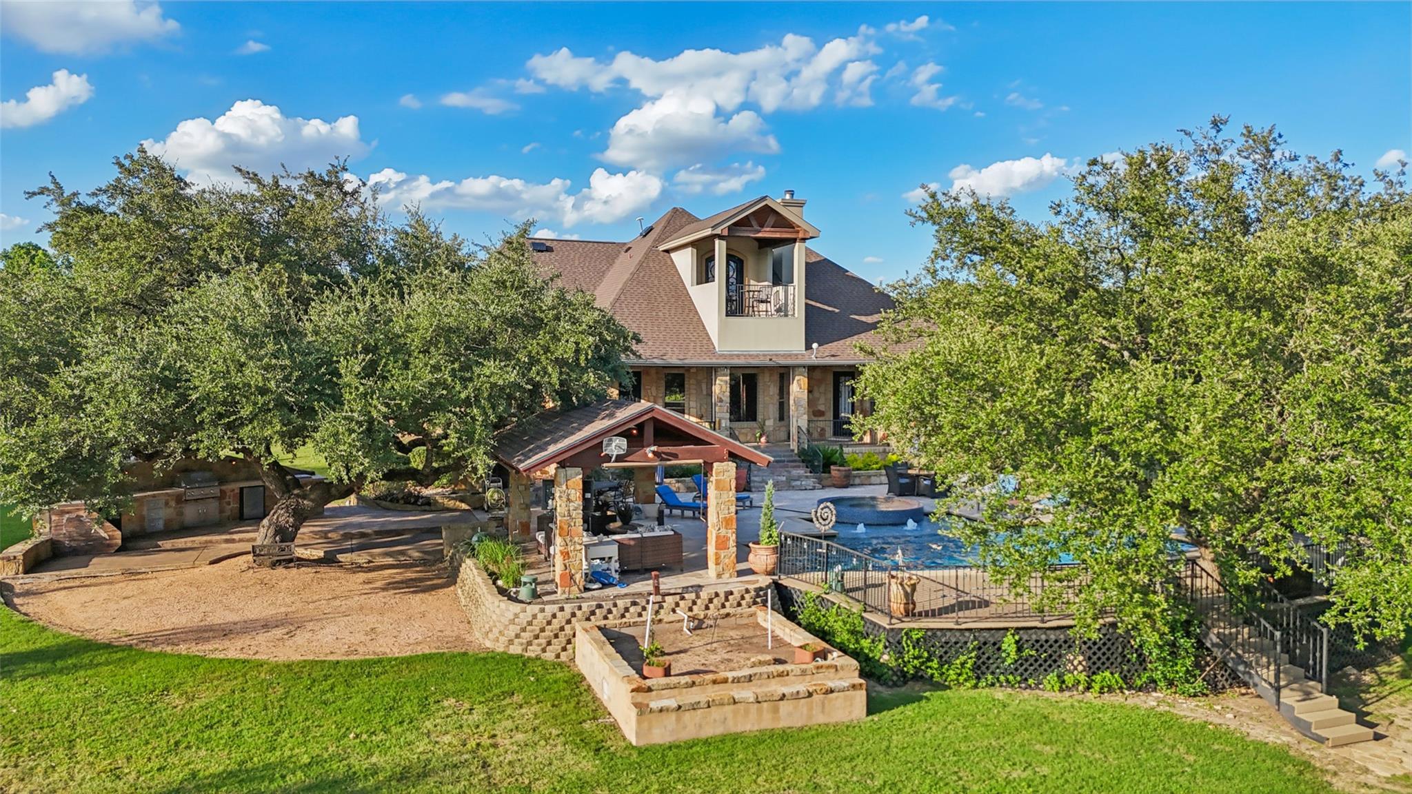 122 Silverstone Dr, Georgetown, TX 78633