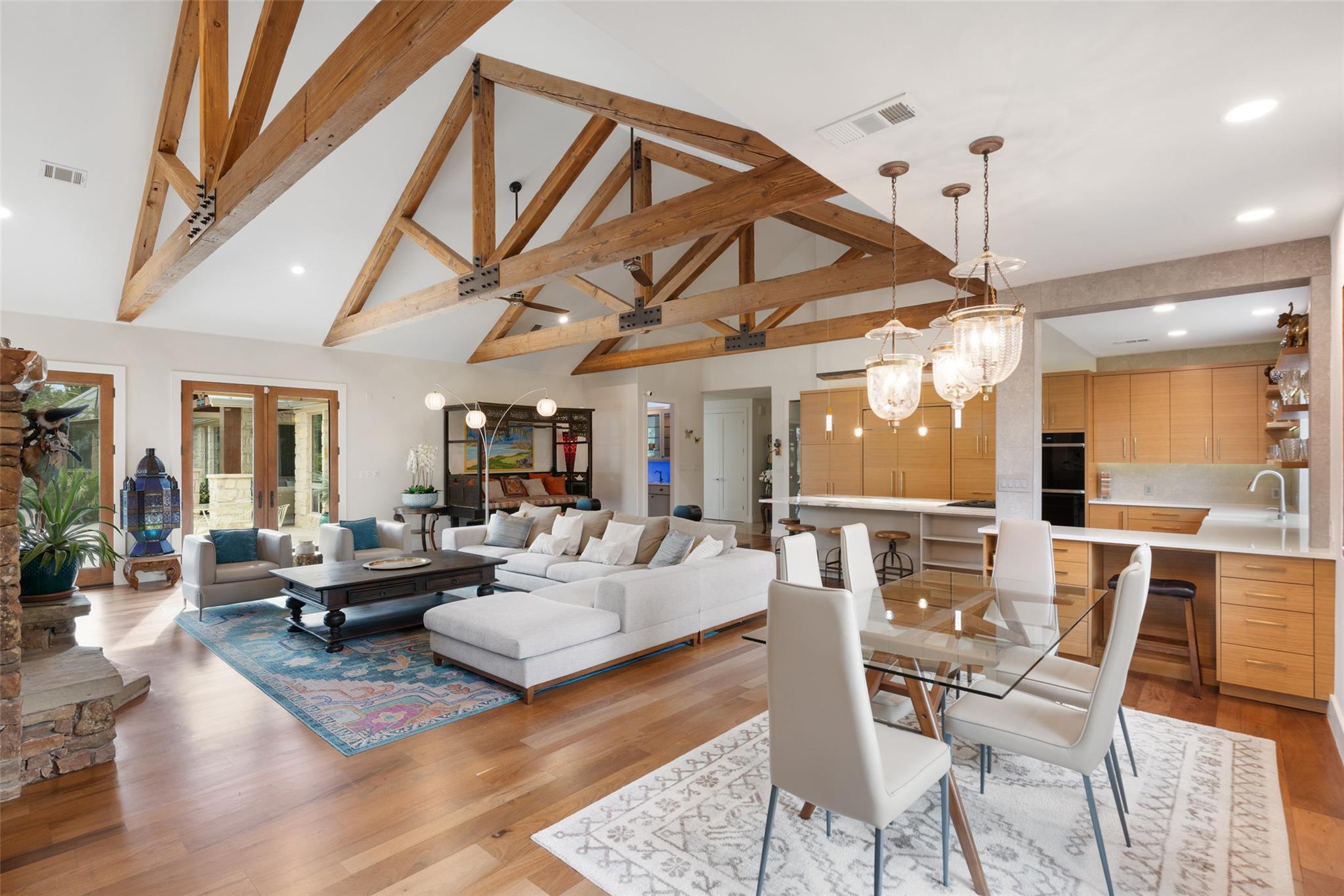 601 Crystal Creek Dr, Austin, TX 78746