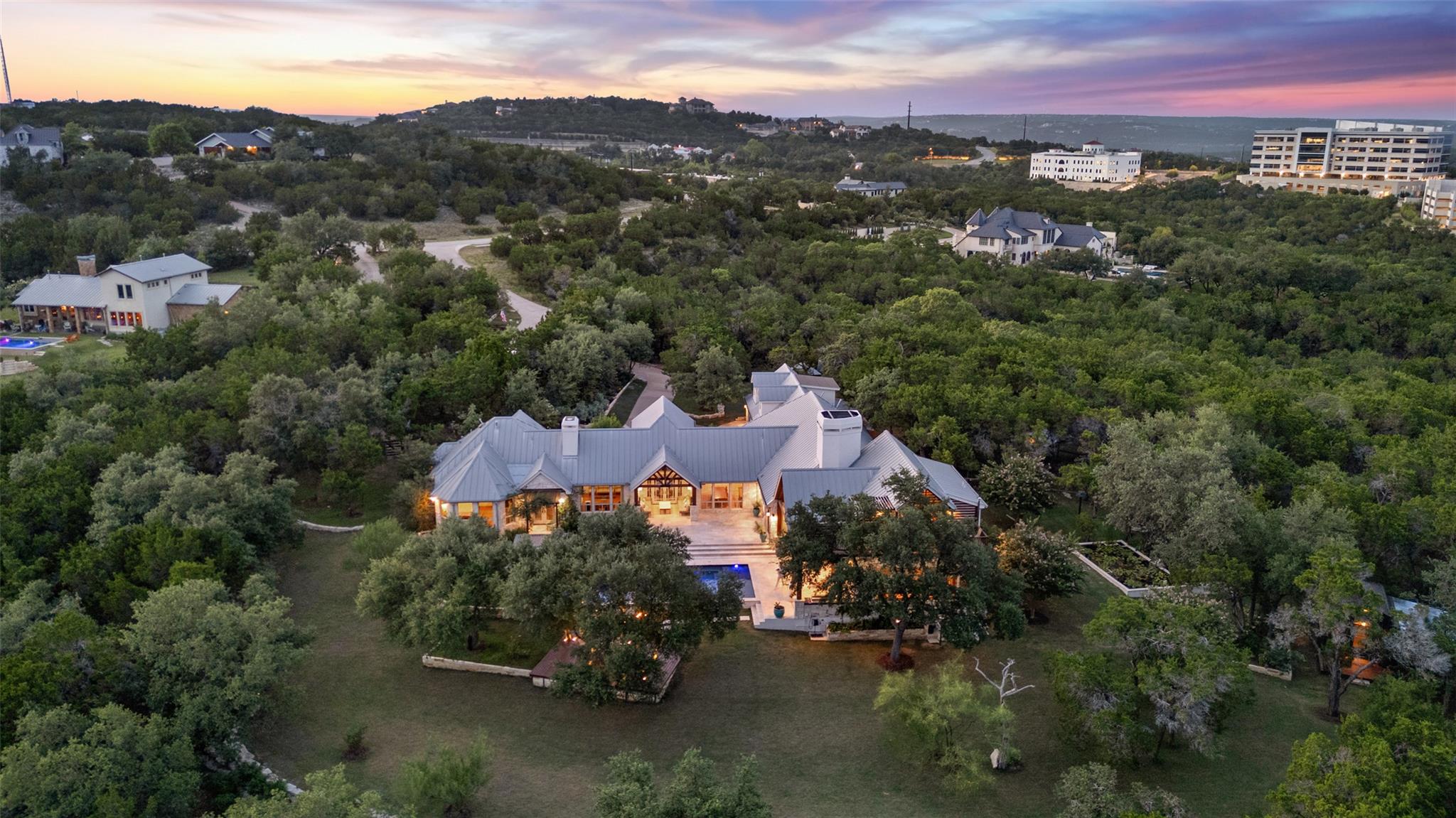 601 Crystal Creek Dr, Austin, TX 78746
