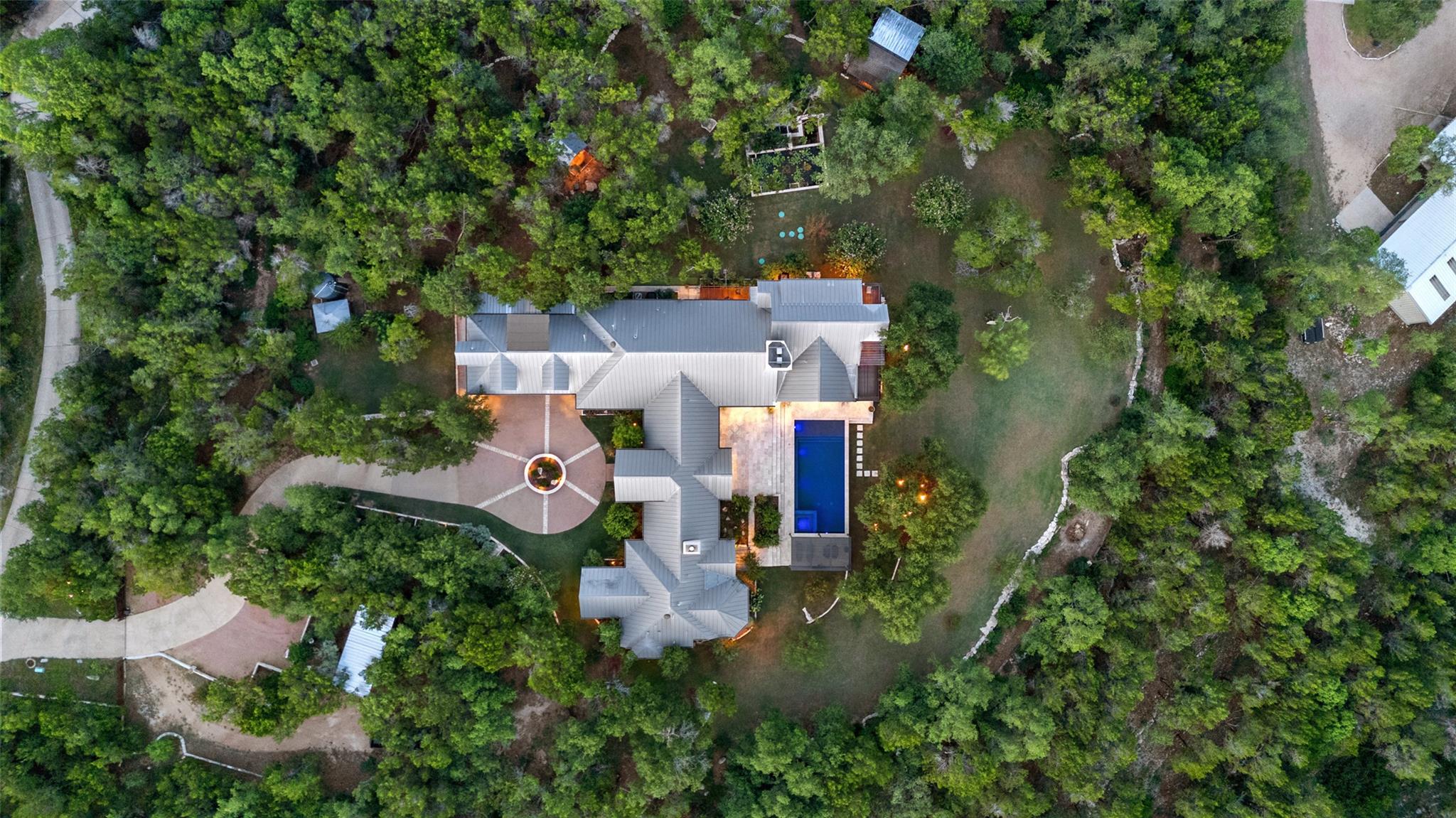 601 Crystal Creek Dr, Austin, TX 78746