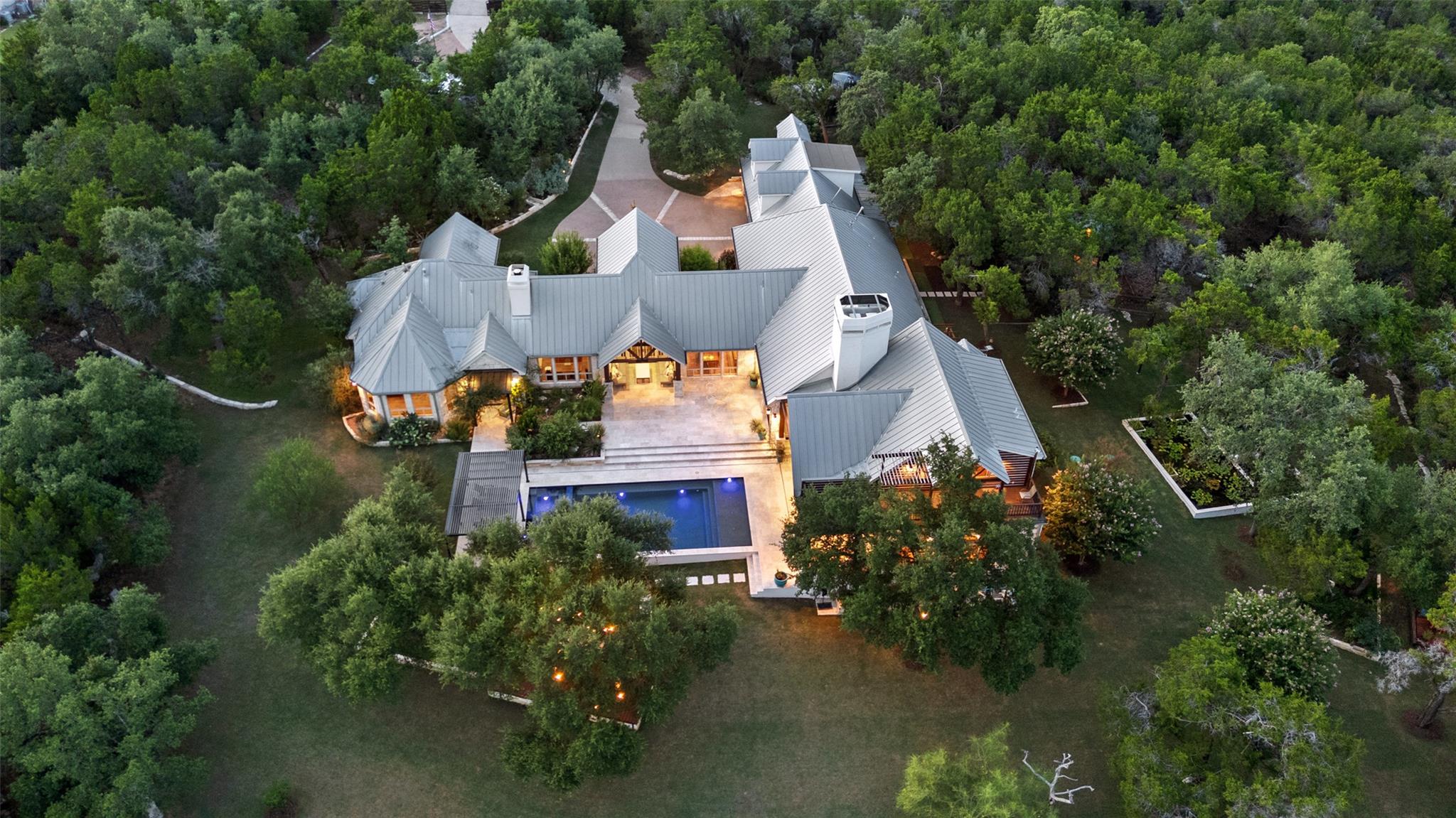 601 Crystal Creek Dr, Austin, TX 78746
