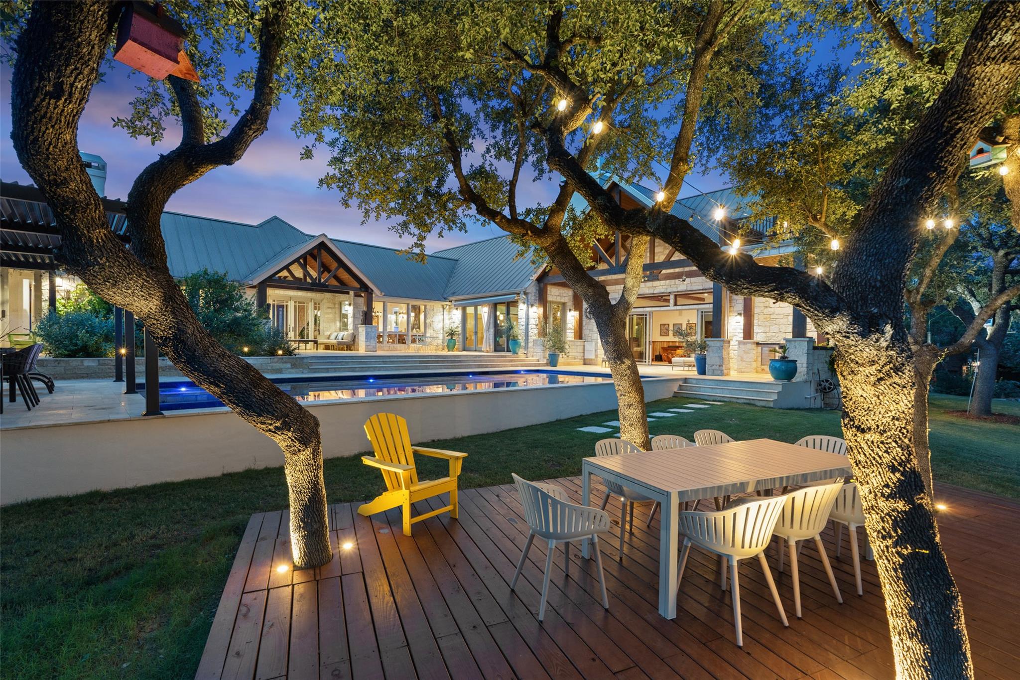 601 Crystal Creek Dr, Austin, TX 78746