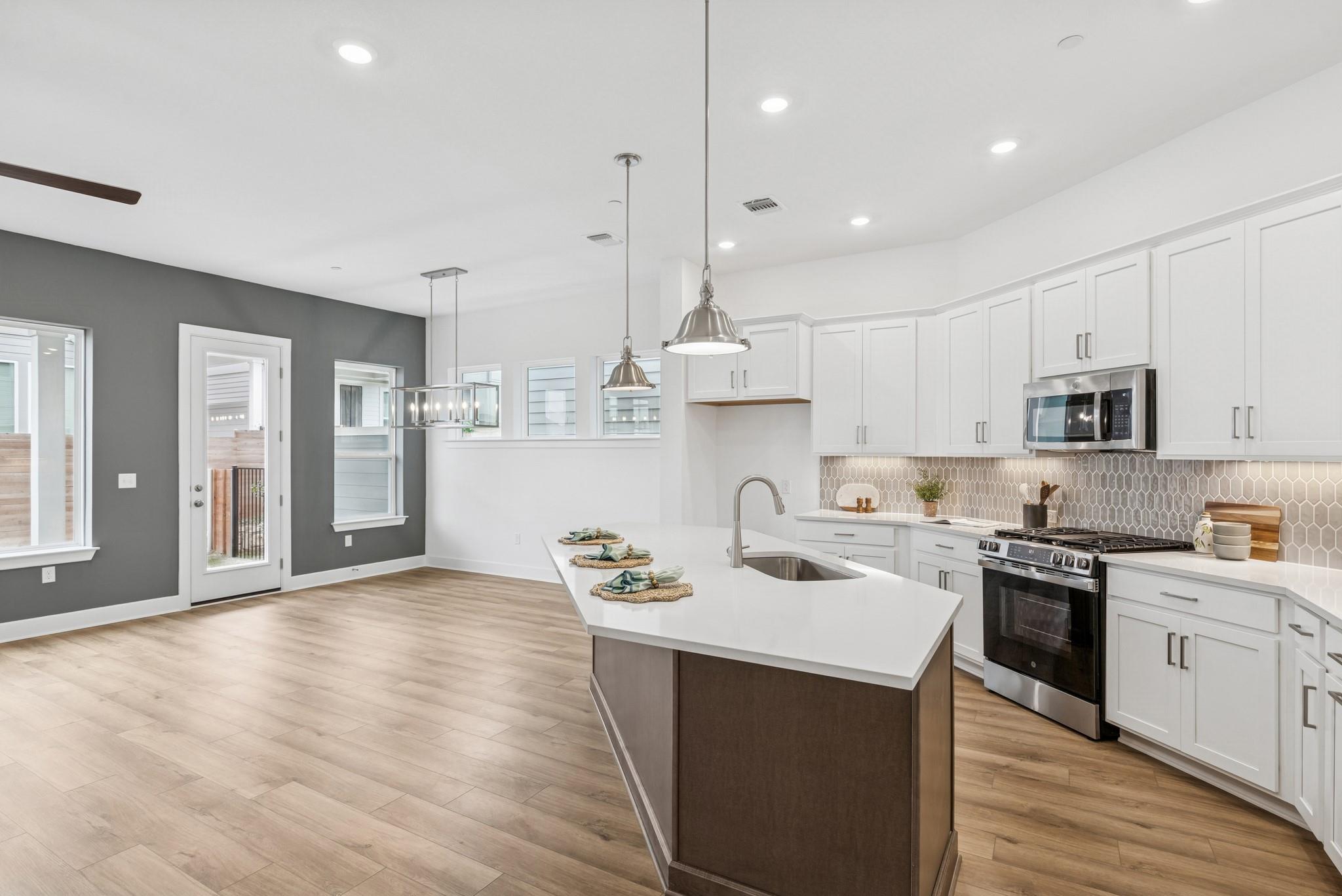 5511 Forks Rd, Austin, TX 78747