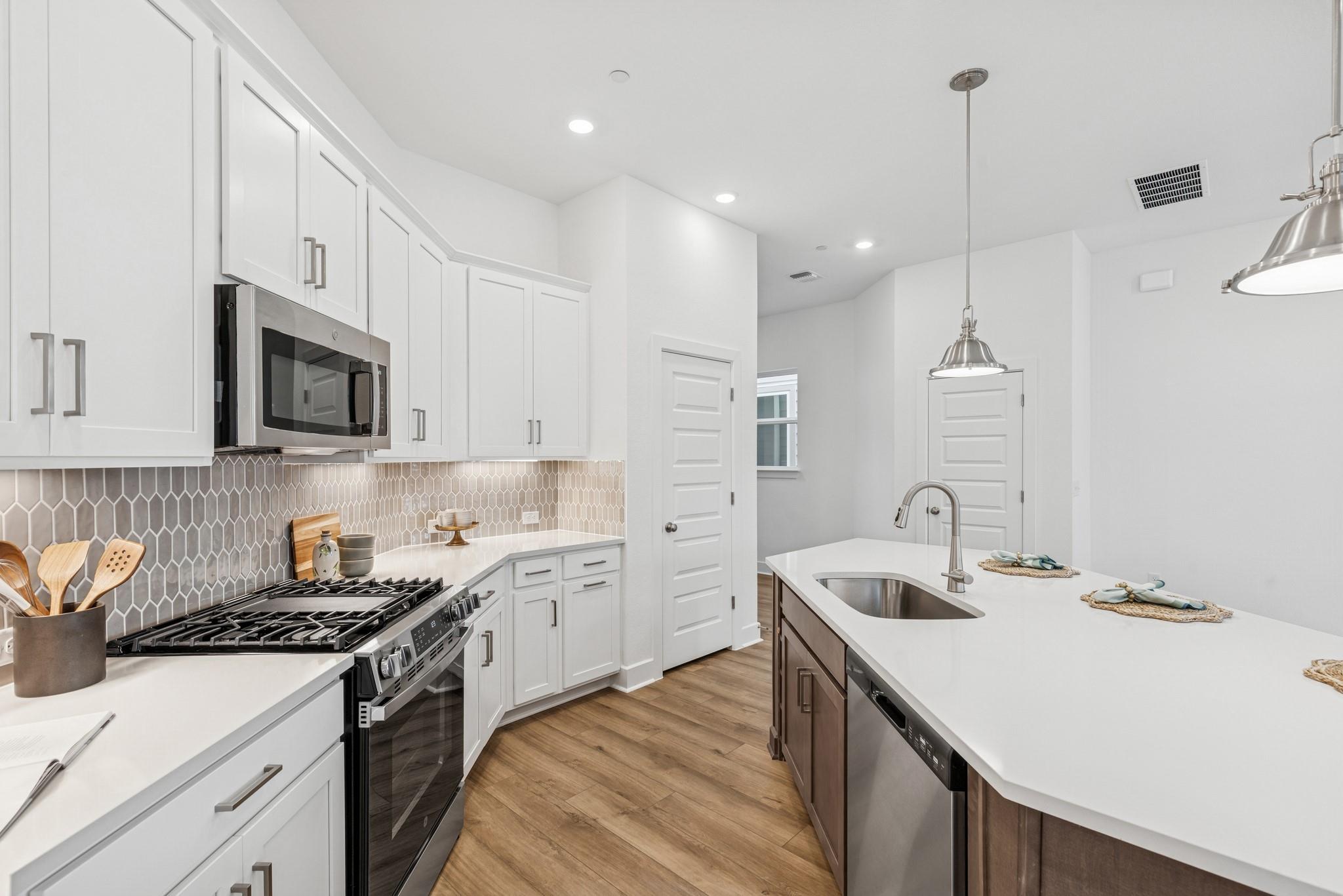 5511 Forks Rd, Austin, TX 78747