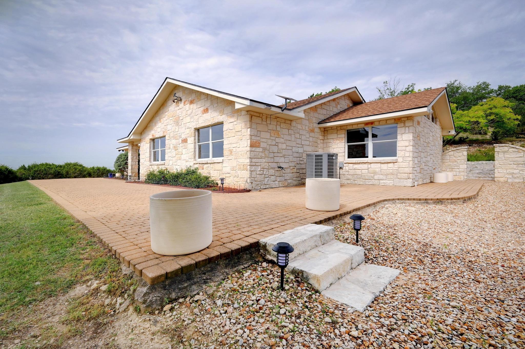 1231 Montell Rd Rd, Wimberley, TX 78676