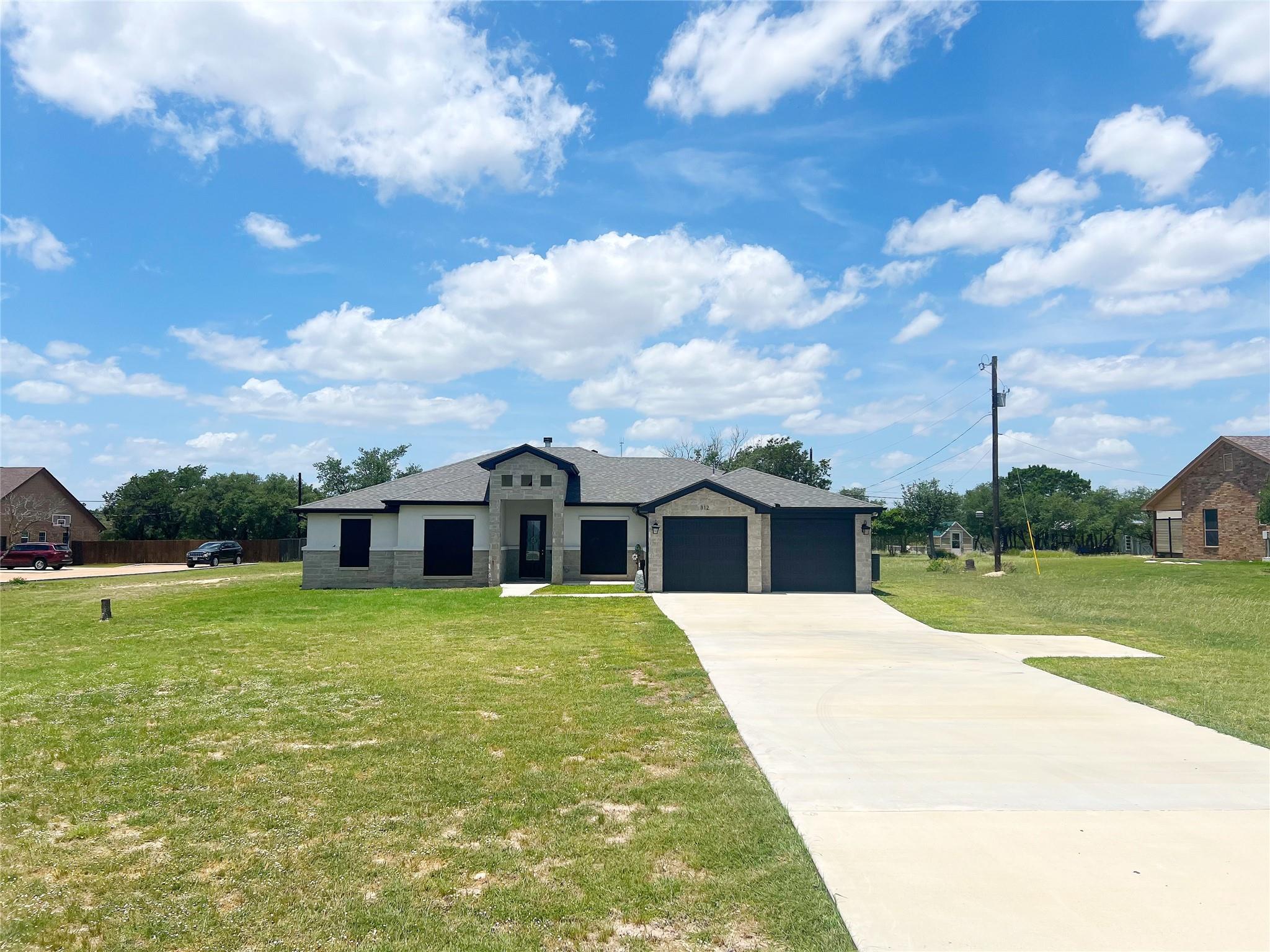 312 Sunrise Hls, Lampasas, TX 76550