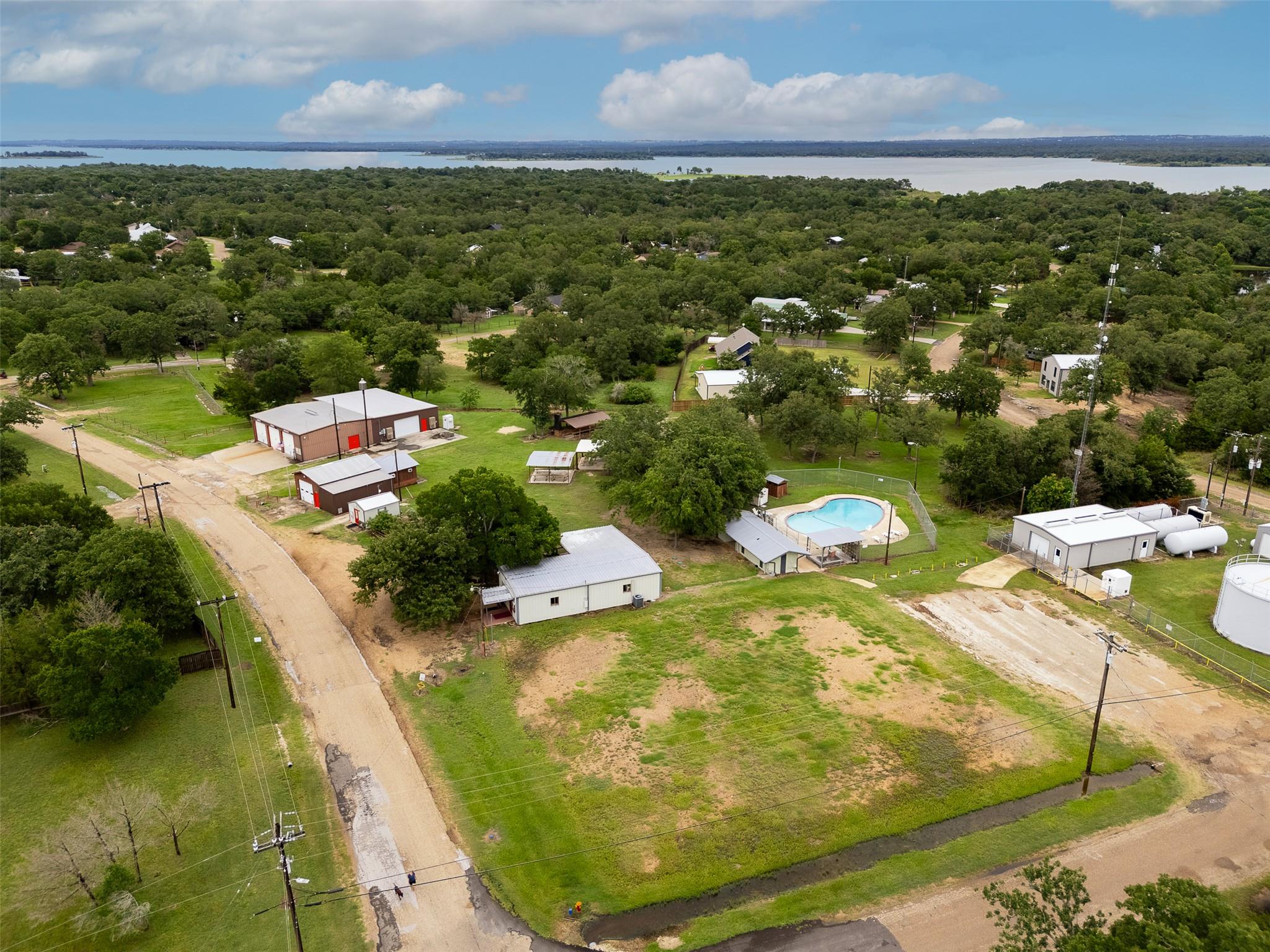 505 Sage Brush Dr, Somerville, TX 77879