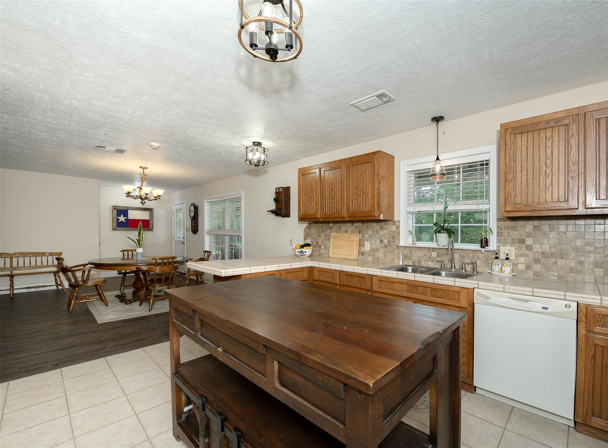 505 Sage Brush Dr, Somerville, TX 77879