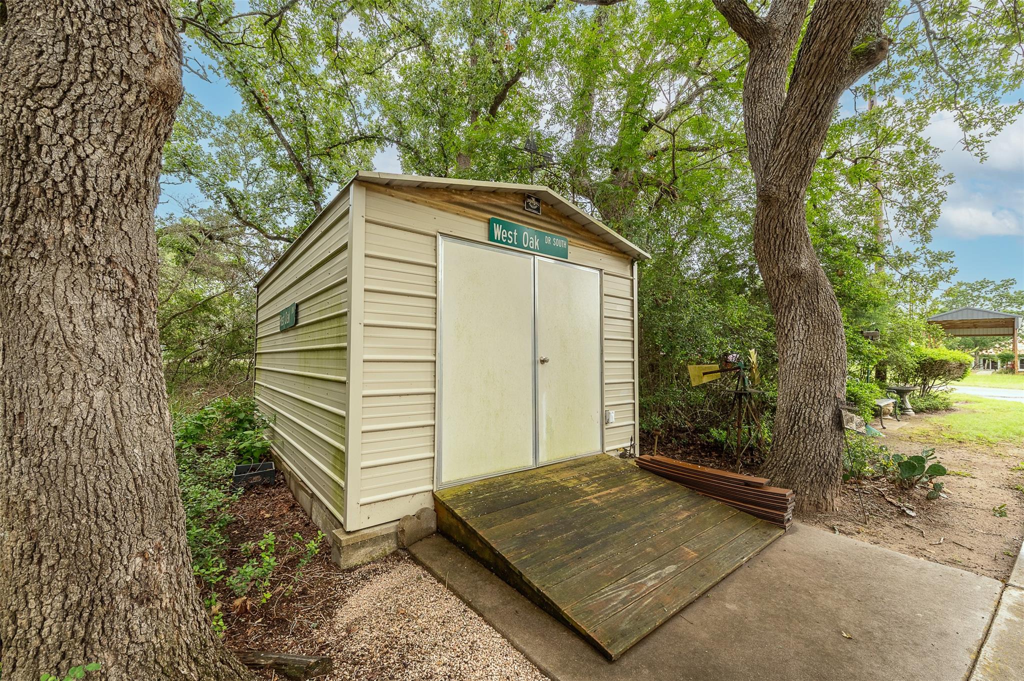 505 Sage Brush Dr, Somerville, TX 77879