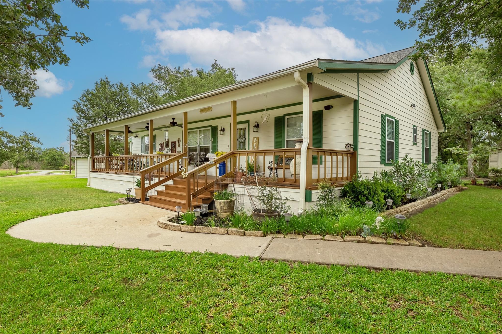 505 Sage Brush Dr, Somerville, TX 77879