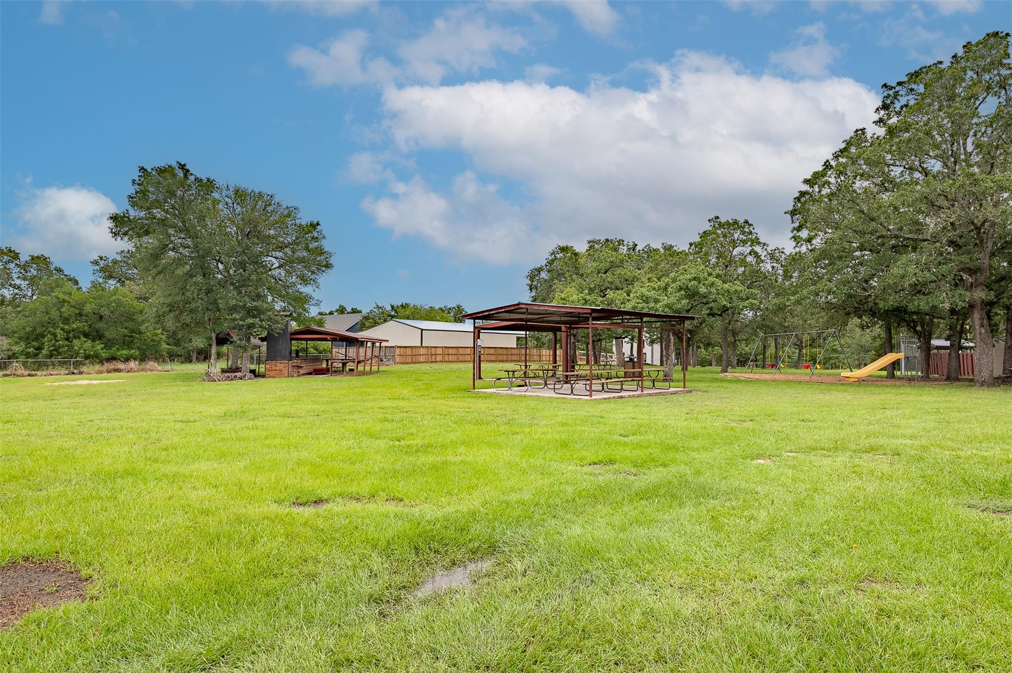 505 Sage Brush Dr, Somerville, TX 77879