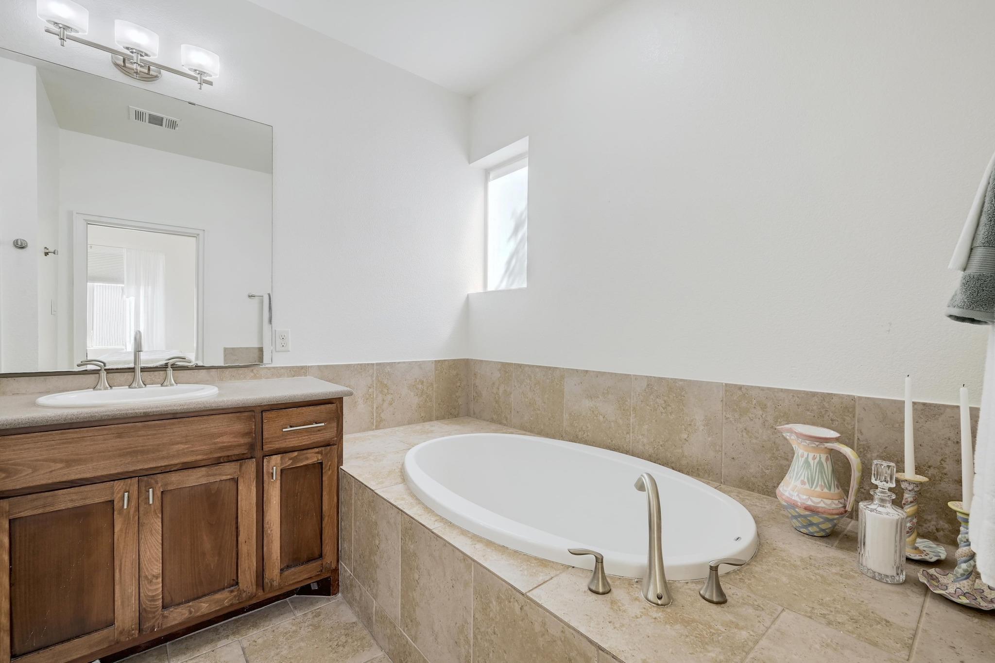 1601 Houston St # 2, Austin, TX 78756