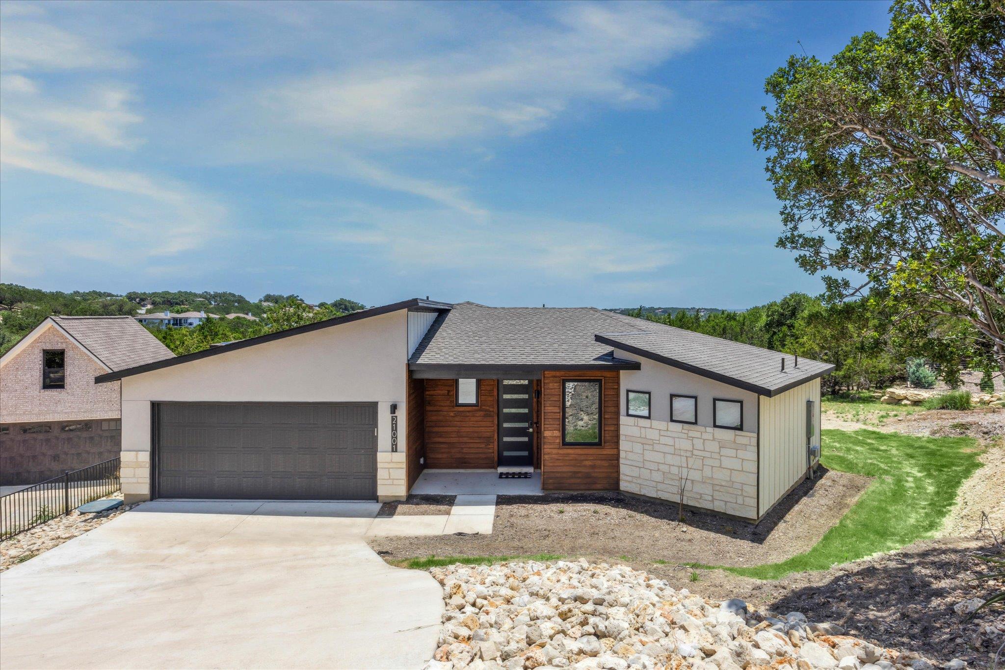 21001 Newhaven Cv, Lago Vista, TX 78645