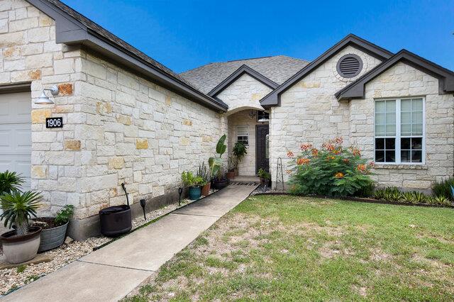 1906 W Moeta Dr, Austin, TX 78734