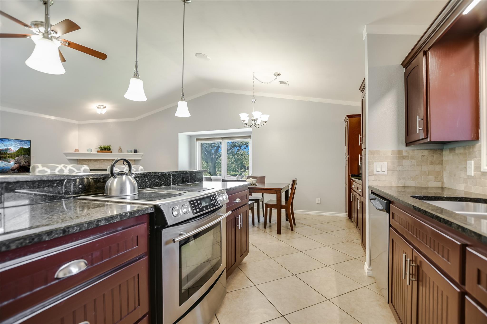 100 Bay Point Dr # 13, Horseshoe Bay, TX 78657
