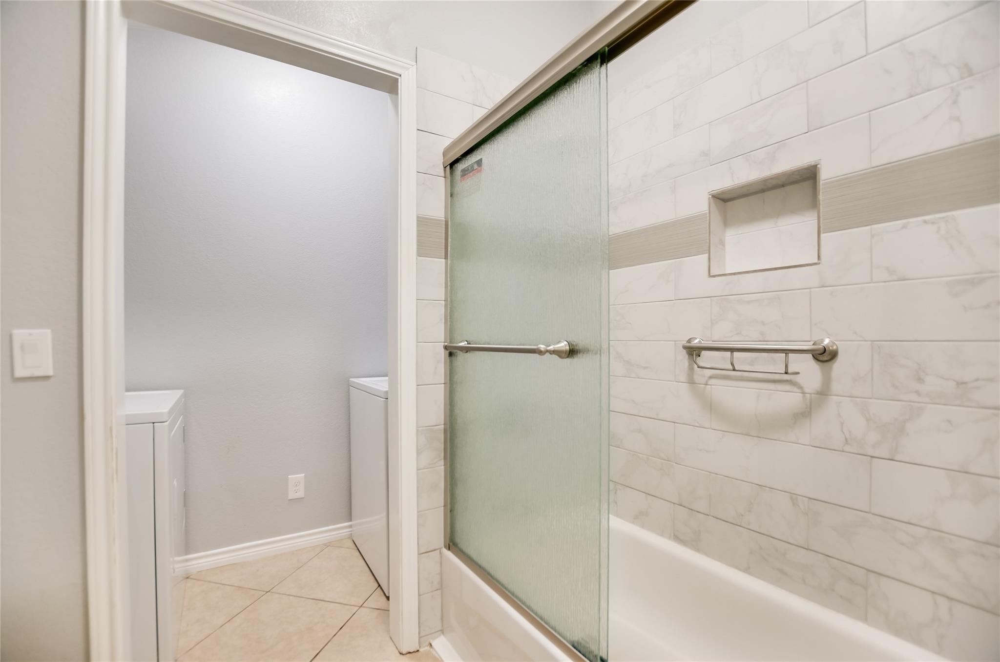 100 Bay Point Dr # 13, Horseshoe Bay, TX 78657