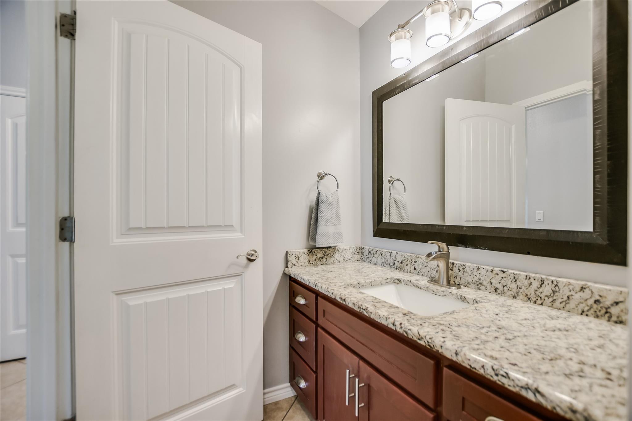 100 Bay Point Dr # 13, Horseshoe Bay, TX 78657