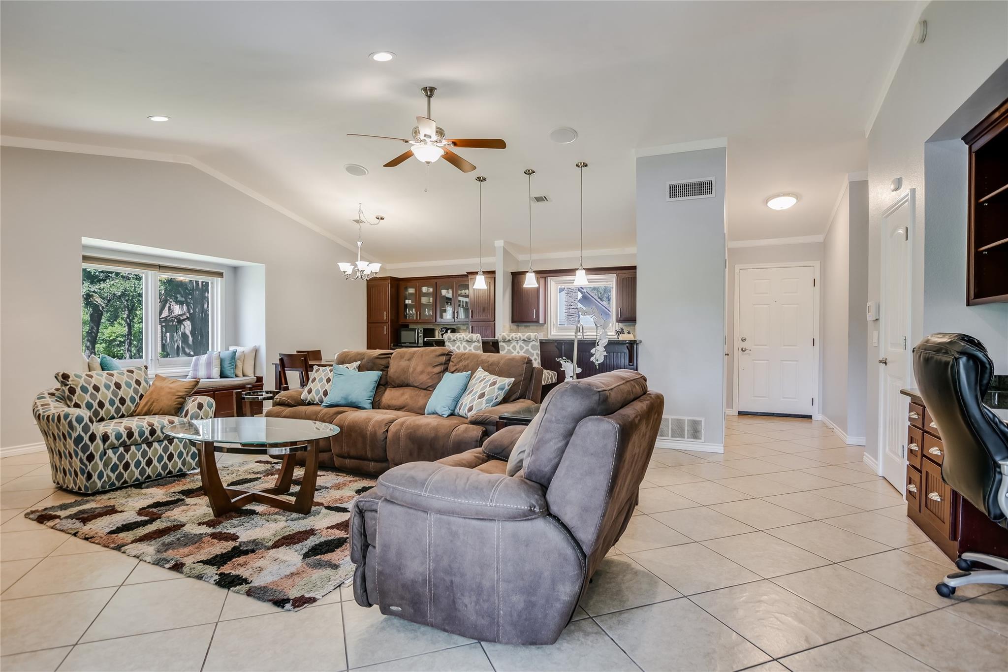 100 Bay Point Dr # 13, Horseshoe Bay, TX 78657