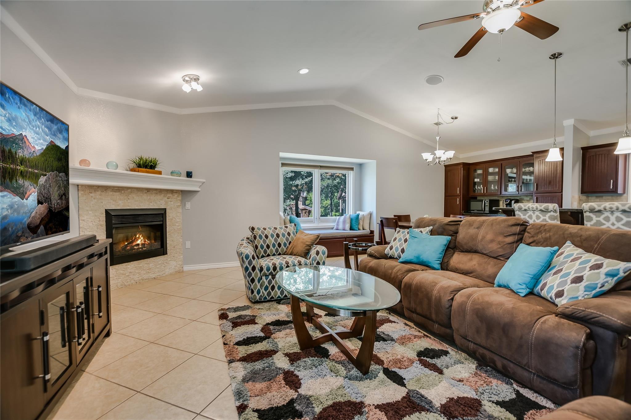 100 Bay Point Dr # 13, Horseshoe Bay, TX 78657