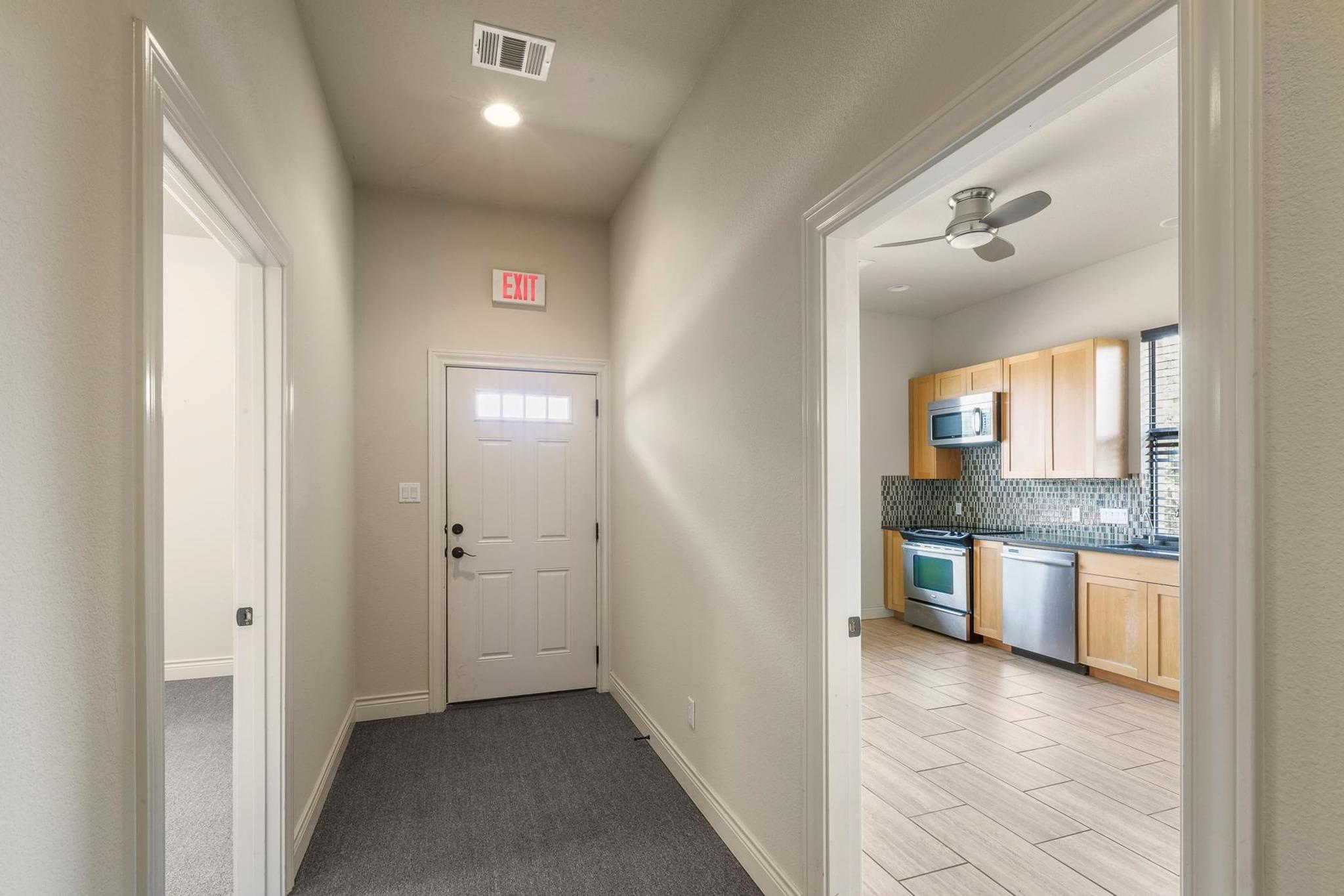 105 Applewood Dr, Cedar Creek, TX 78612