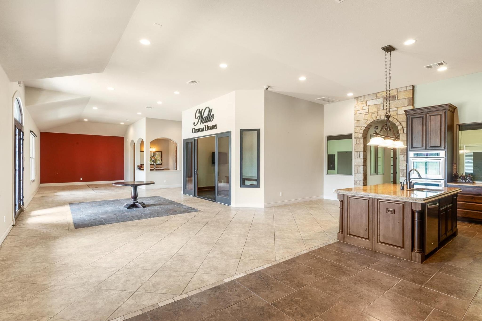 105 Applewood Dr, Cedar Creek, TX 78612
