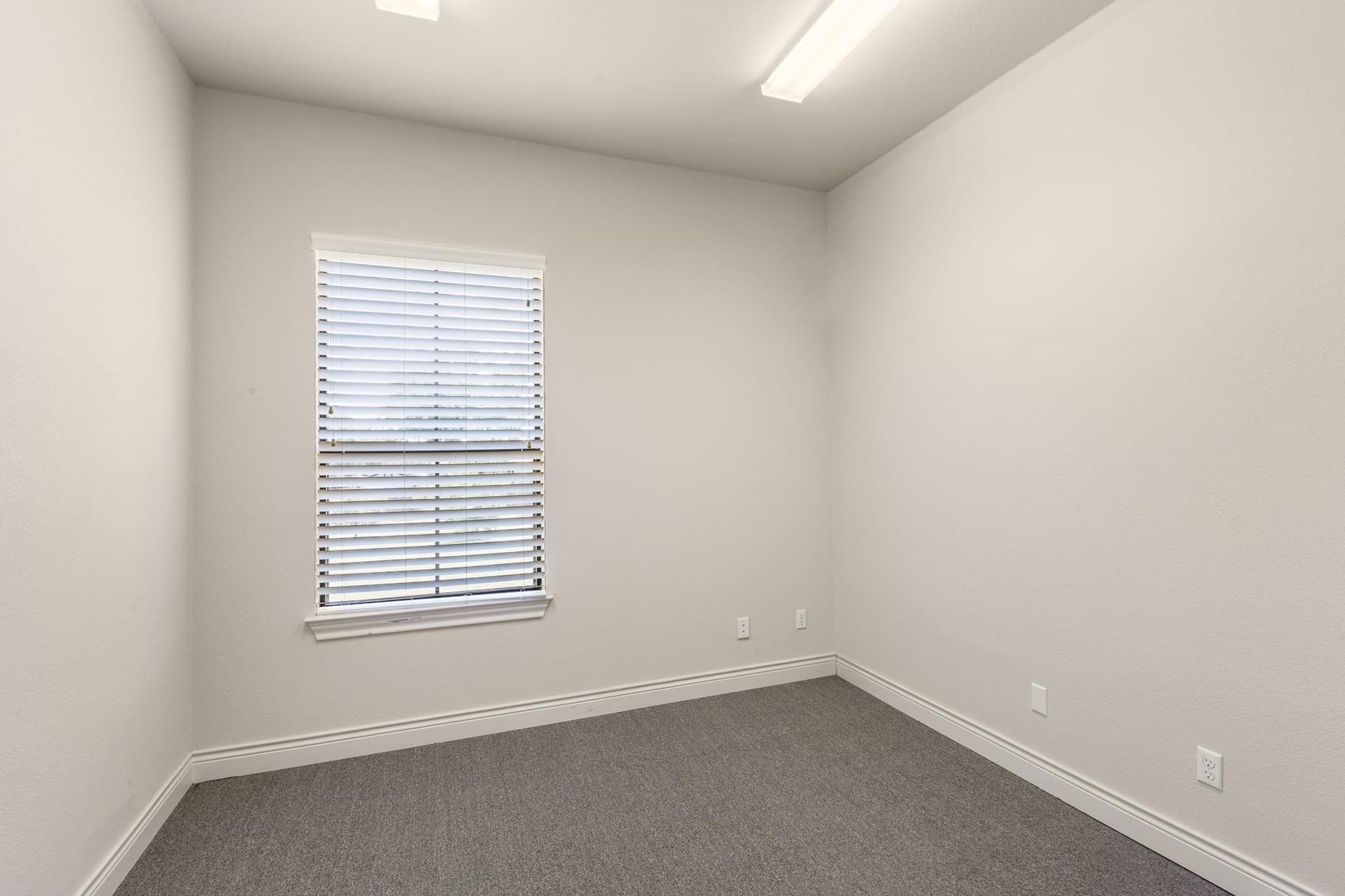 105 Applewood Dr, Cedar Creek, TX 78612