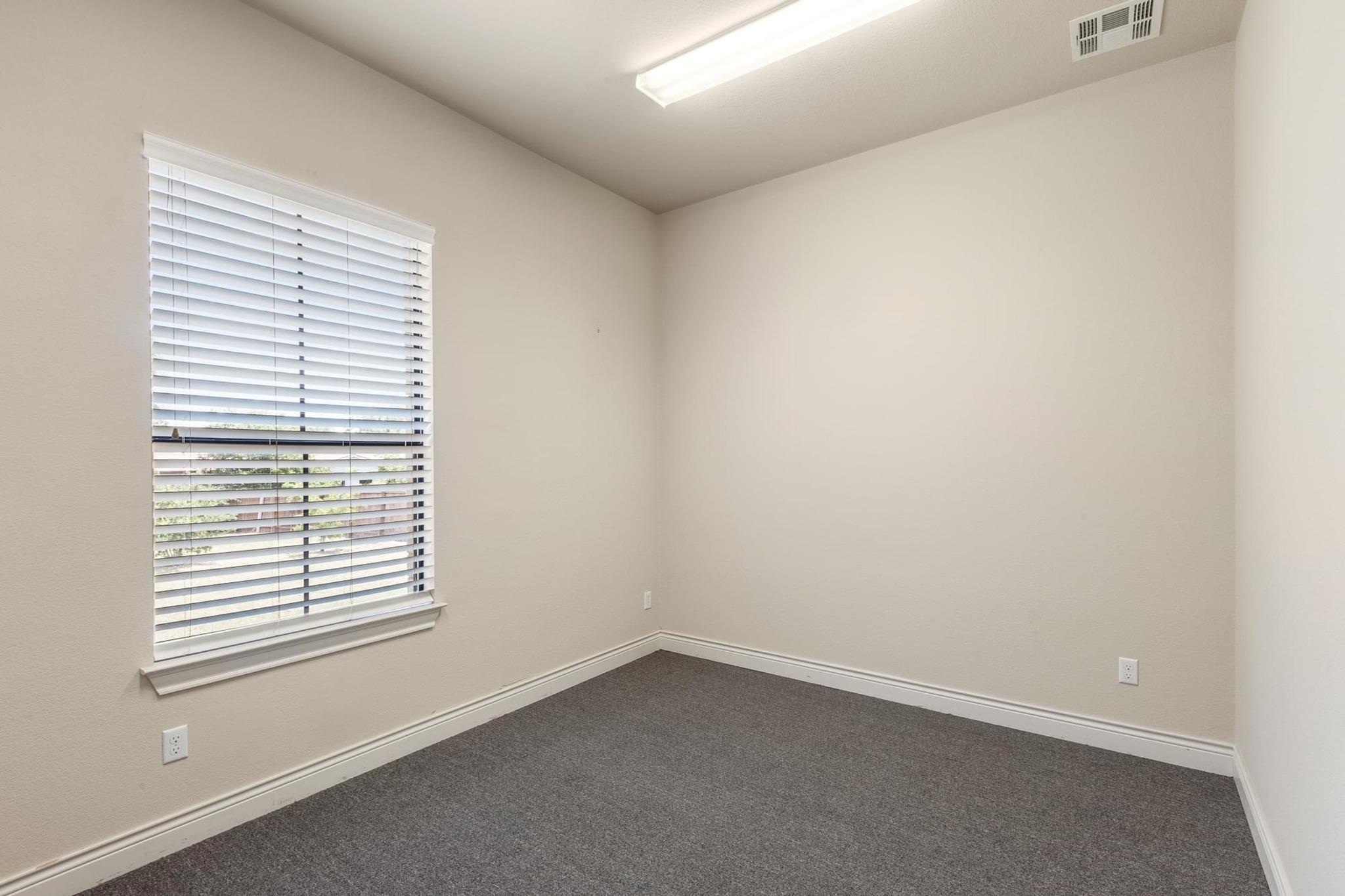 105 Applewood Dr, Cedar Creek, TX 78612