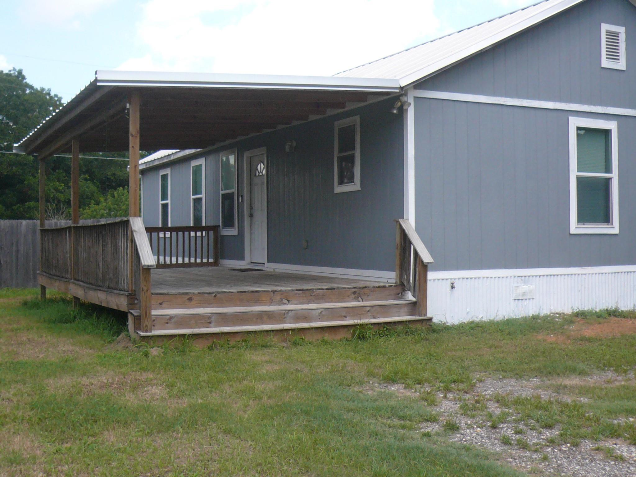 502 Ross St, Smithville, TX 78957