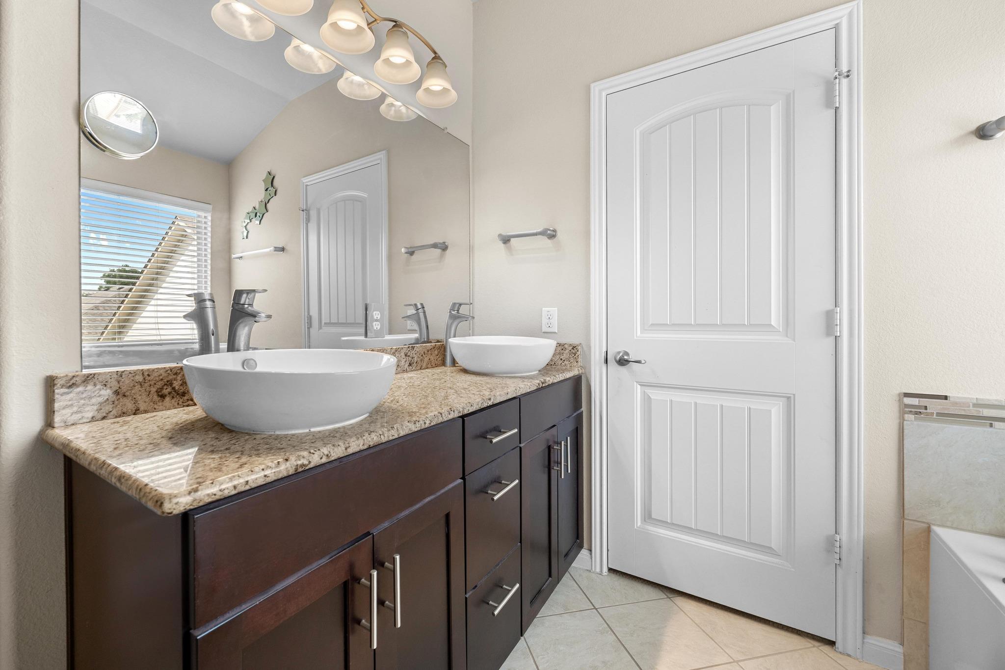 10812 Gates Ln # 441, Austin, TX 78750