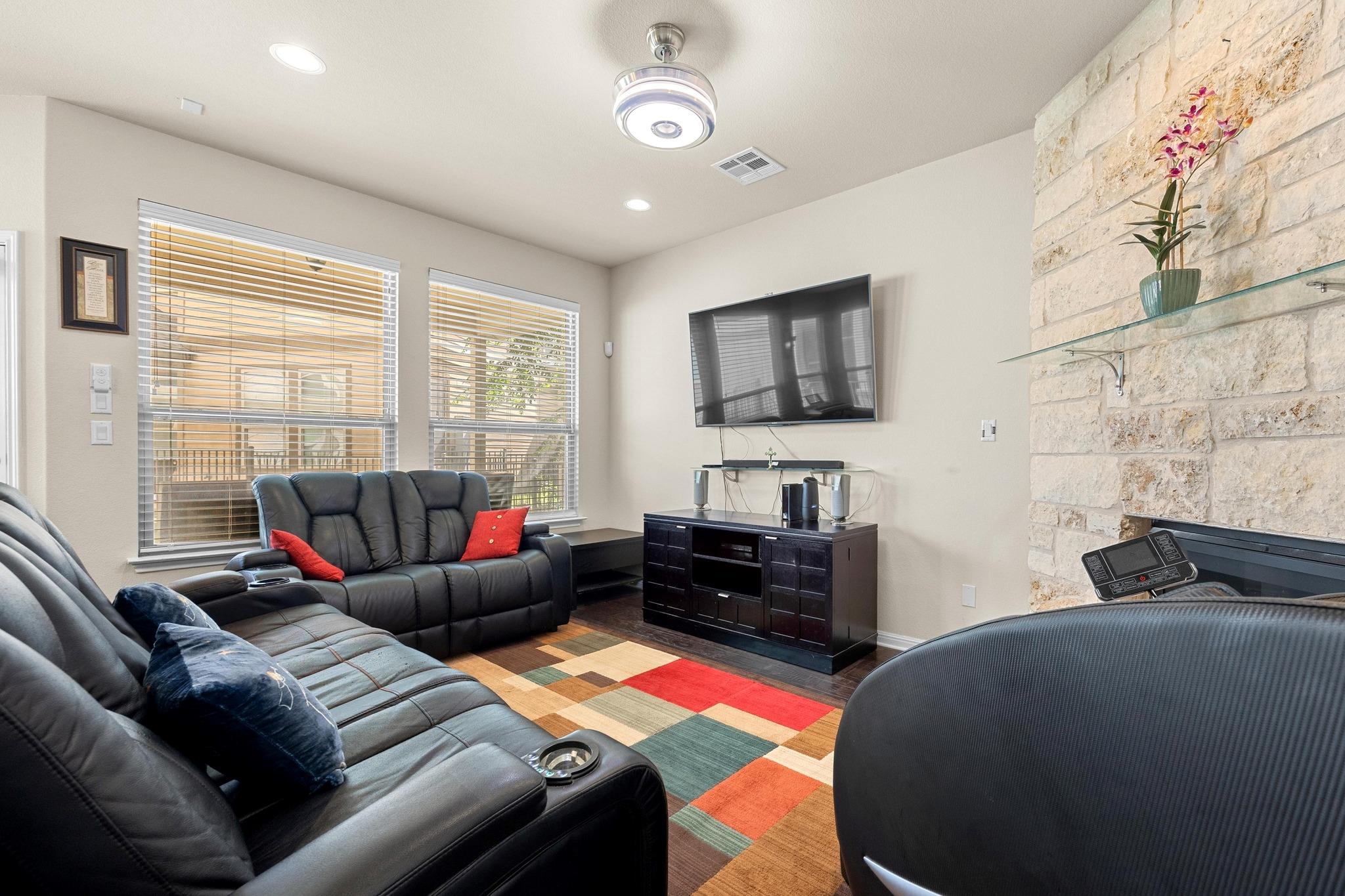 10812 Gates Ln # 441, Austin, TX 78750