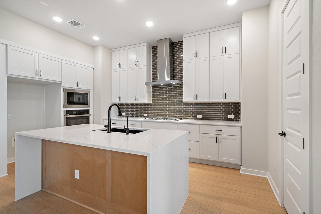 124 Old Woods Road, Liberty Hill, TX 78642