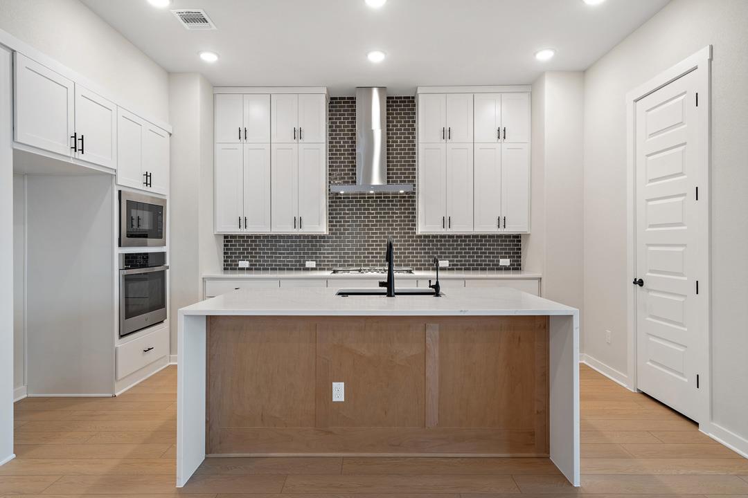 124 Old Woods Road, Liberty Hill, TX 78642