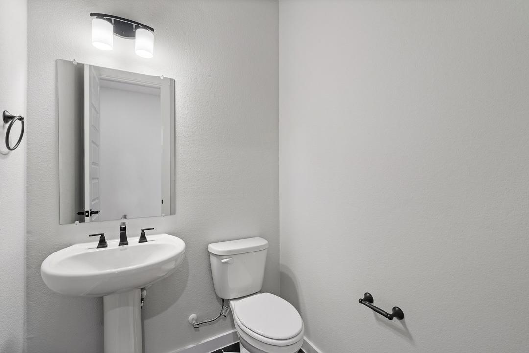 124 Old Woods Road, Liberty Hill, TX 78642