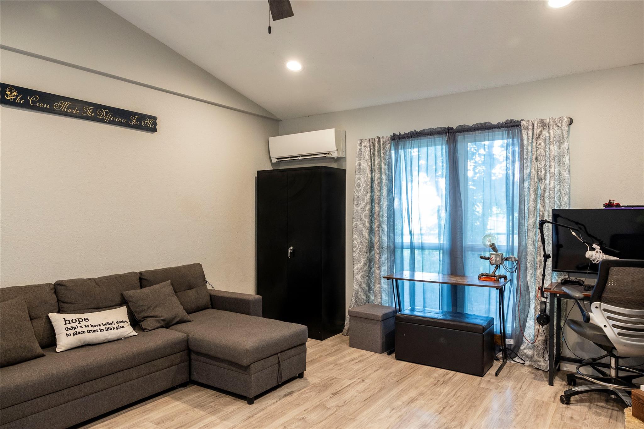 1014 Private Road 4041, Dime Box, TX 77853