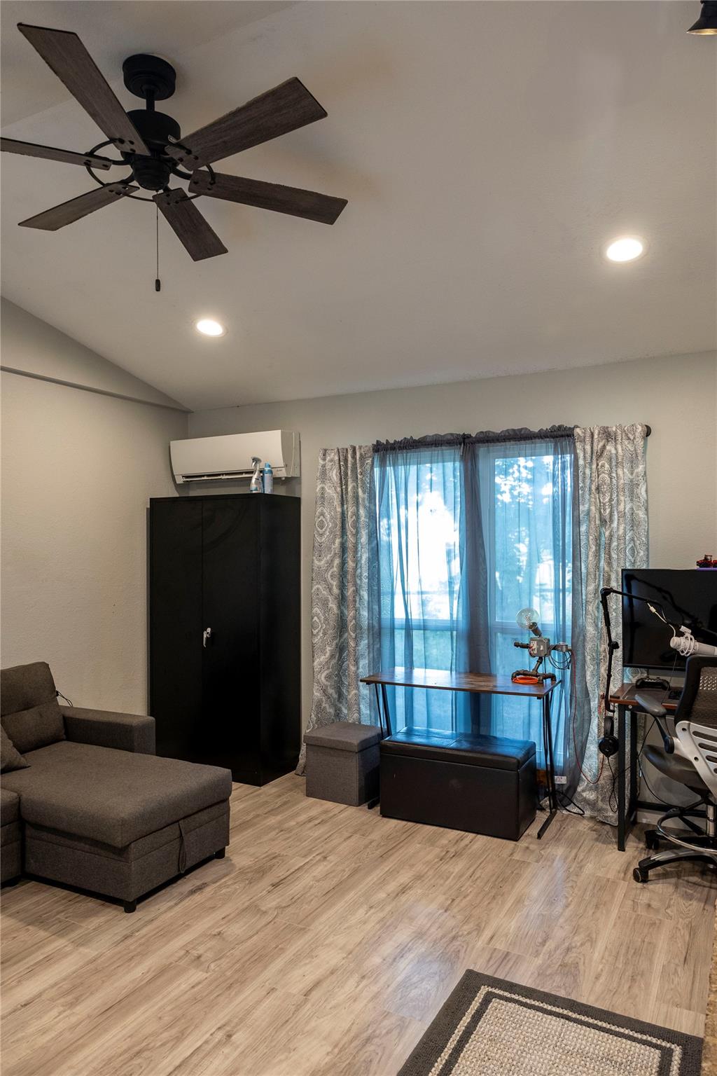 1014 Private Road 4041, Dime Box, TX 77853