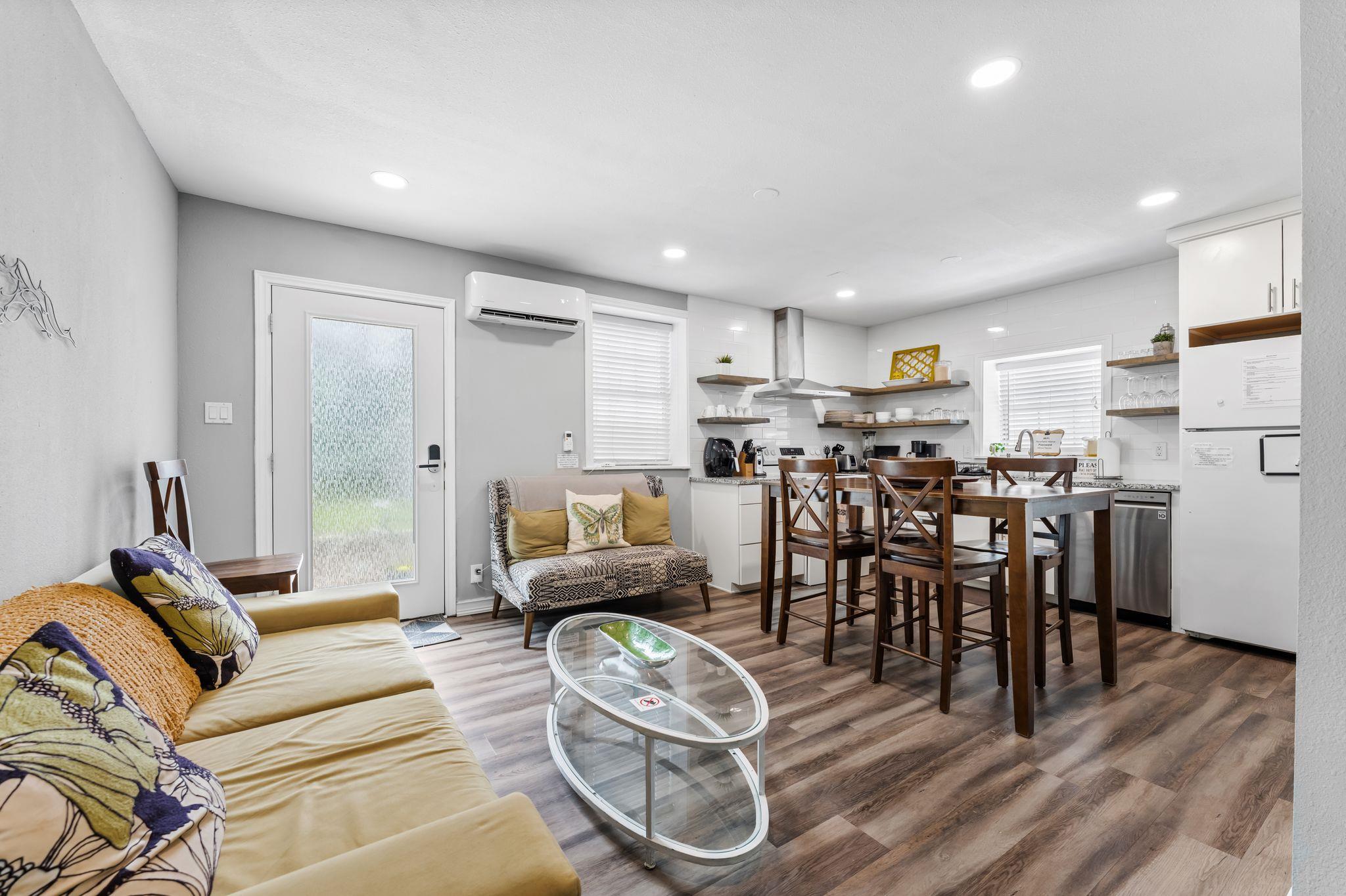 1303 Newfield Ln, Austin, TX 78703