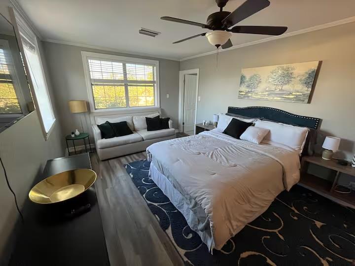 1303 Newfield Ln, Austin, TX 78703