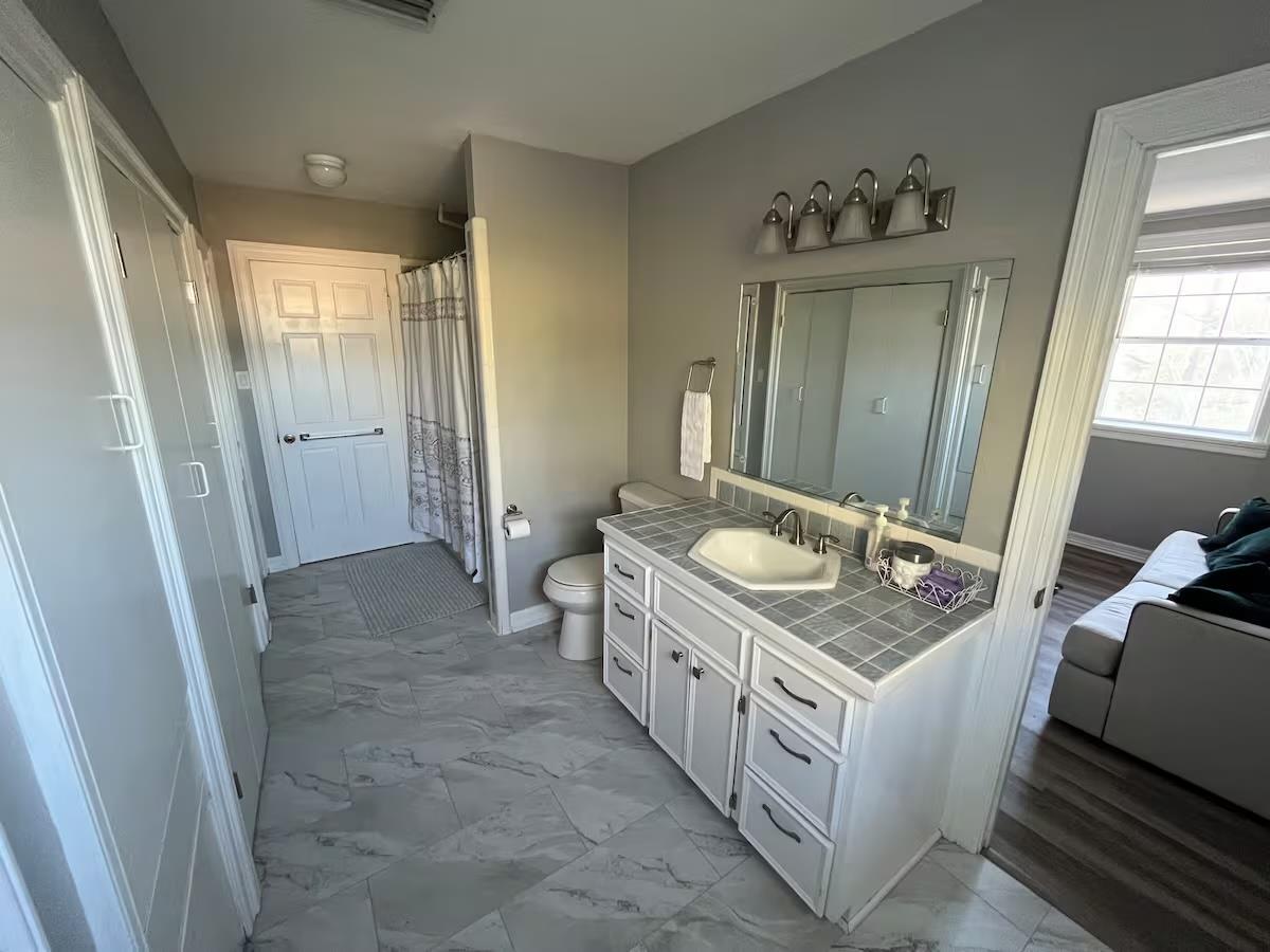1303 Newfield Ln, Austin, TX 78703