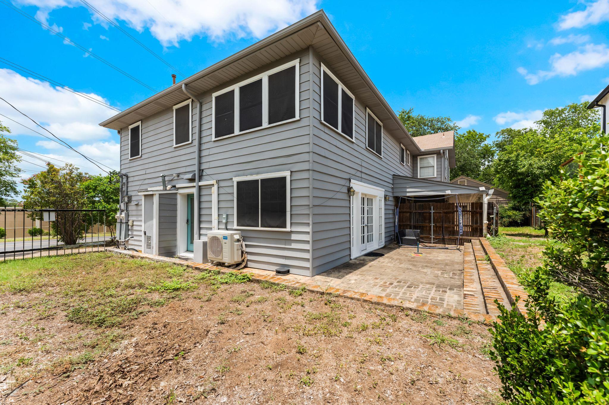 1303 Newfield Ln, Austin, TX 78703