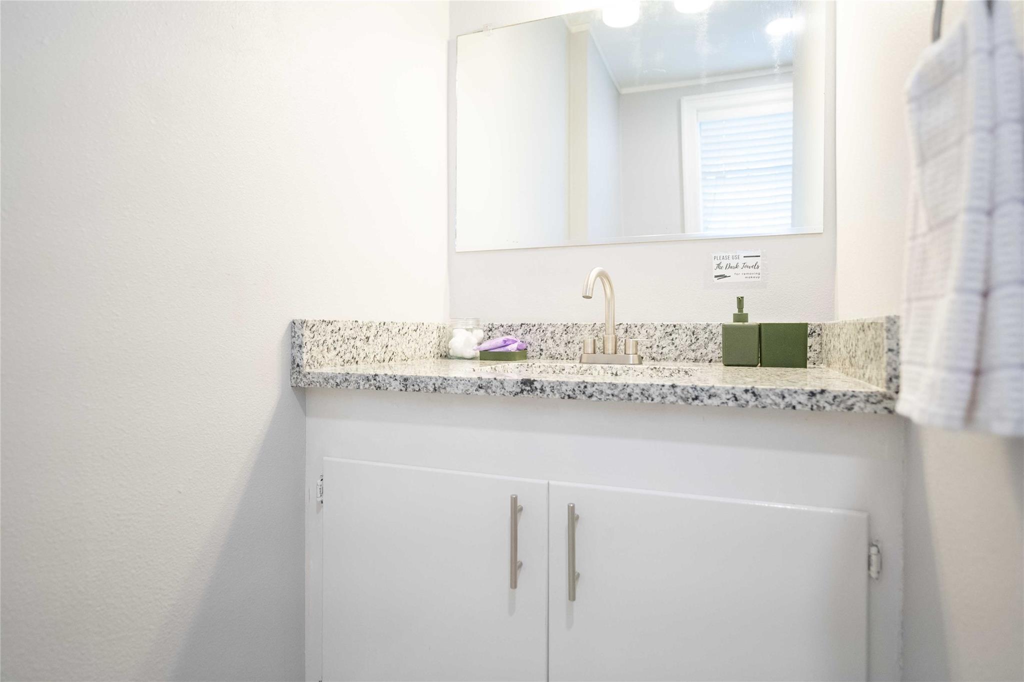1303 Newfield Ln, Austin, TX 78703