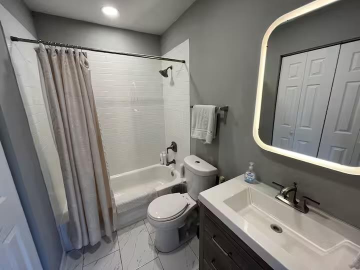 1303 Newfield Ln, Austin, TX 78703