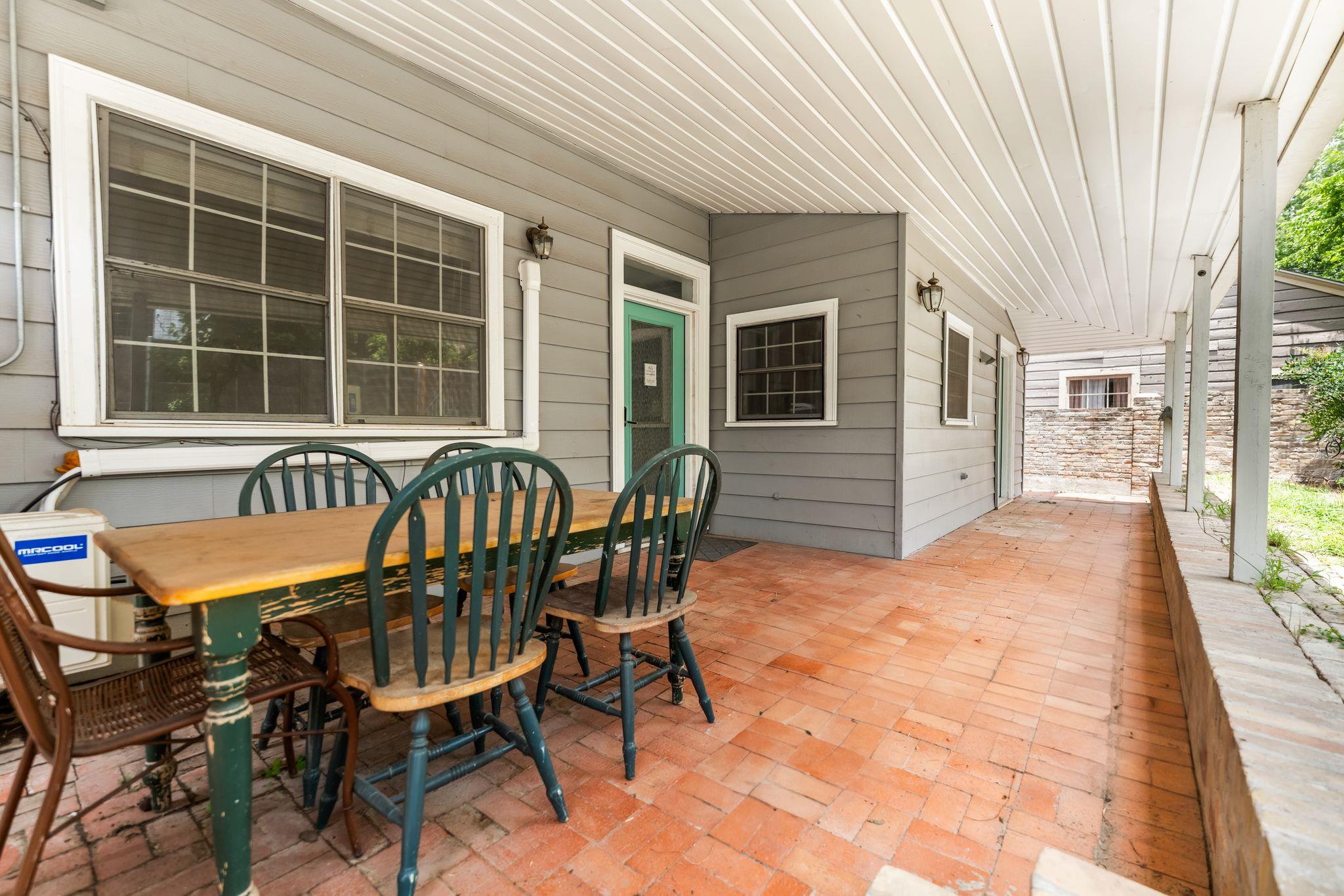 1303 Newfield Ln, Austin, TX 78703