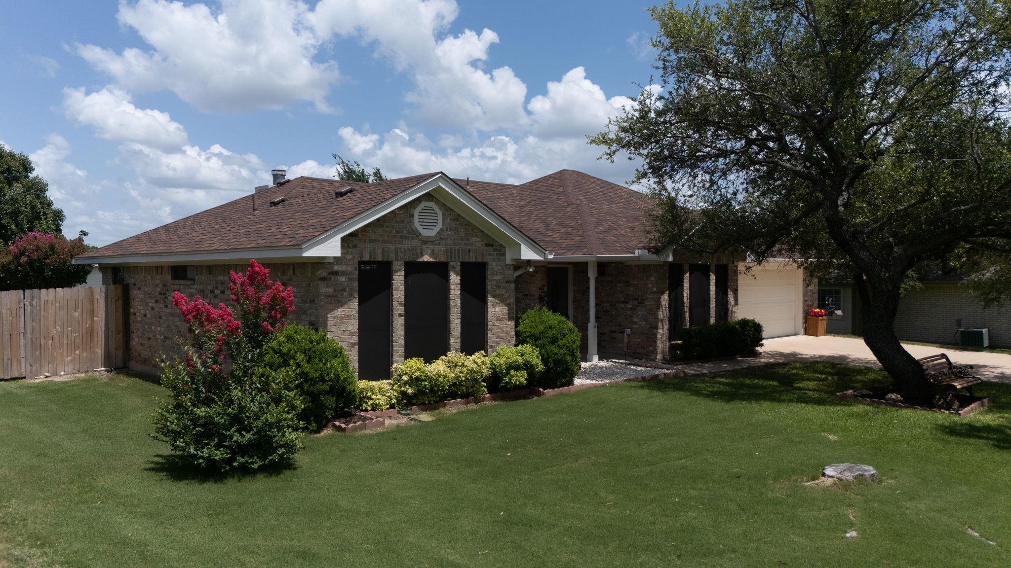 1903 Yellowstone Dr, Lampasas, TX 76550