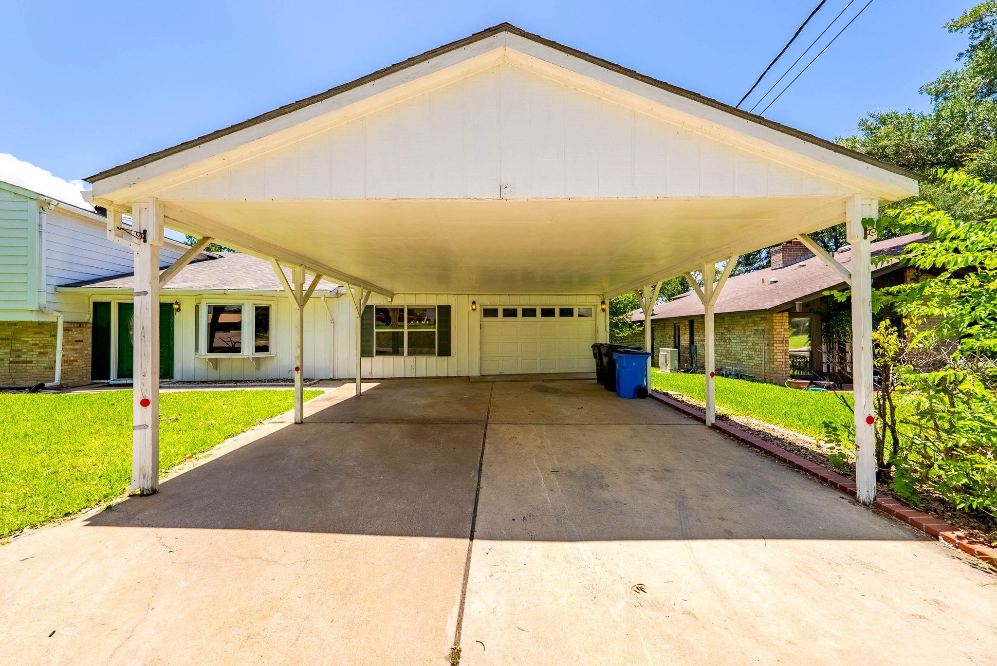 730 Gloria Dr, Seguin, TX 78155