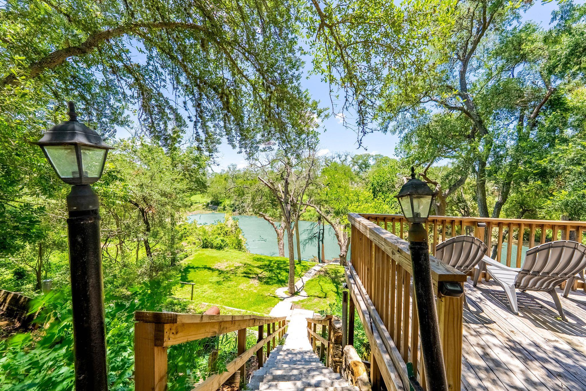 730 Gloria Dr, Seguin, TX 78155