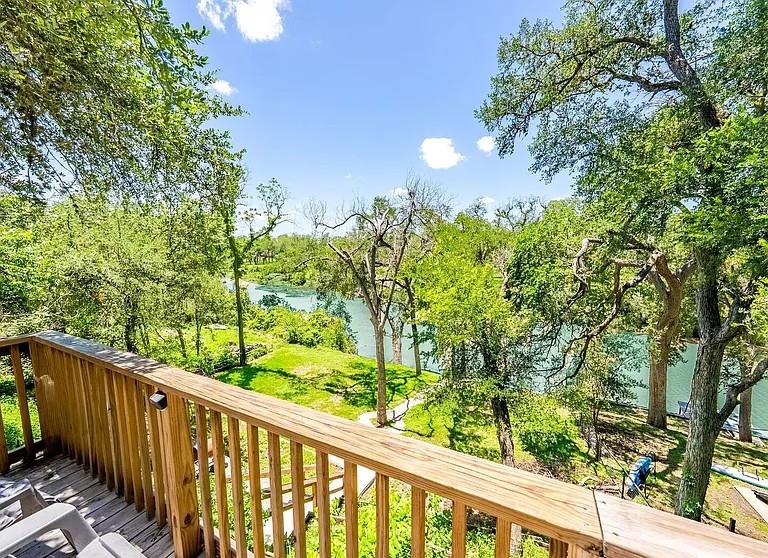 730 Gloria Dr, Seguin, TX 78155