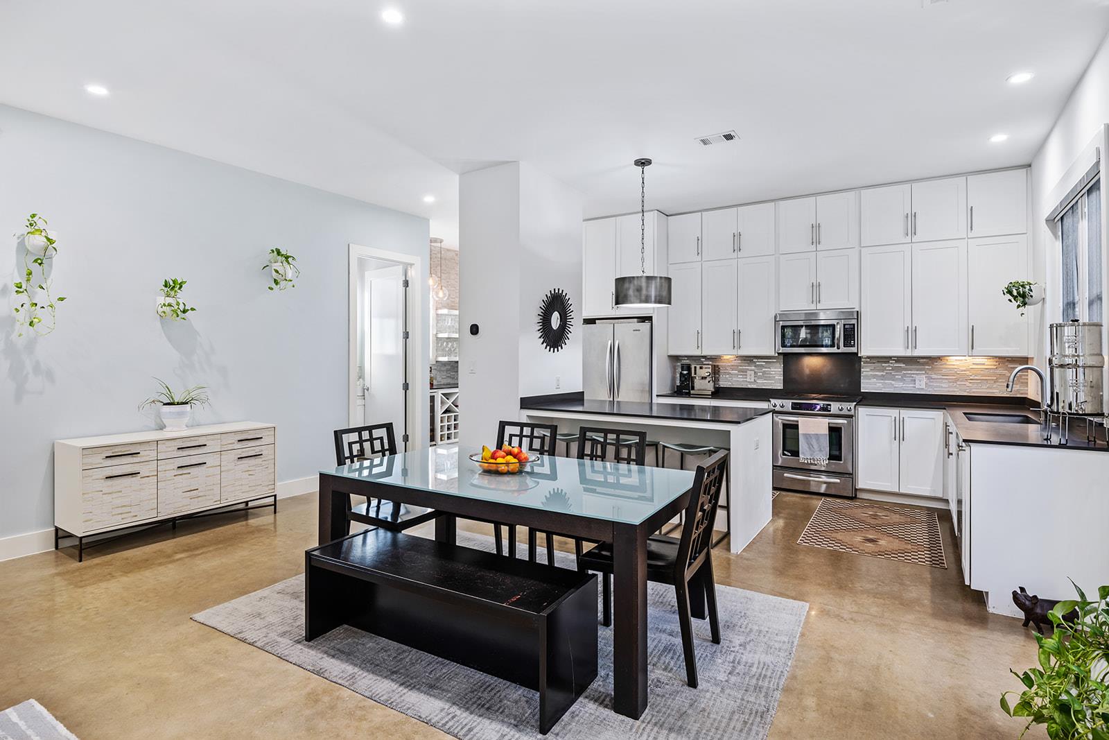 712 Cardinal Ln # A, Austin, TX 78704