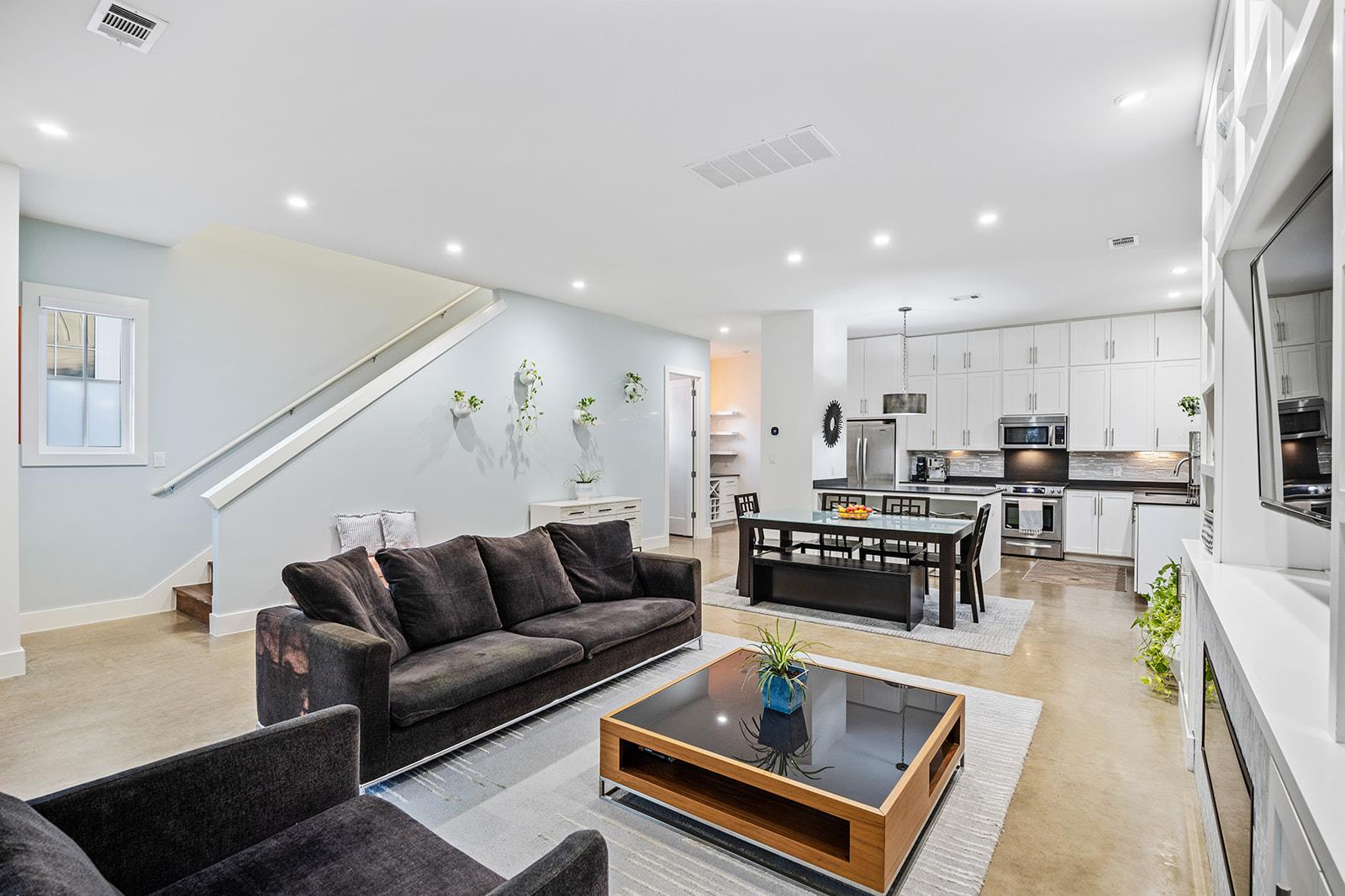 712 Cardinal Ln # A, Austin, TX 78704